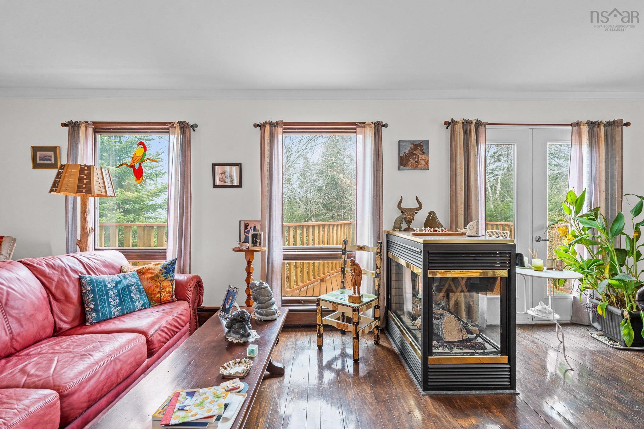 $649,900.00: 11028 Highway 7, Lake Charlotte
