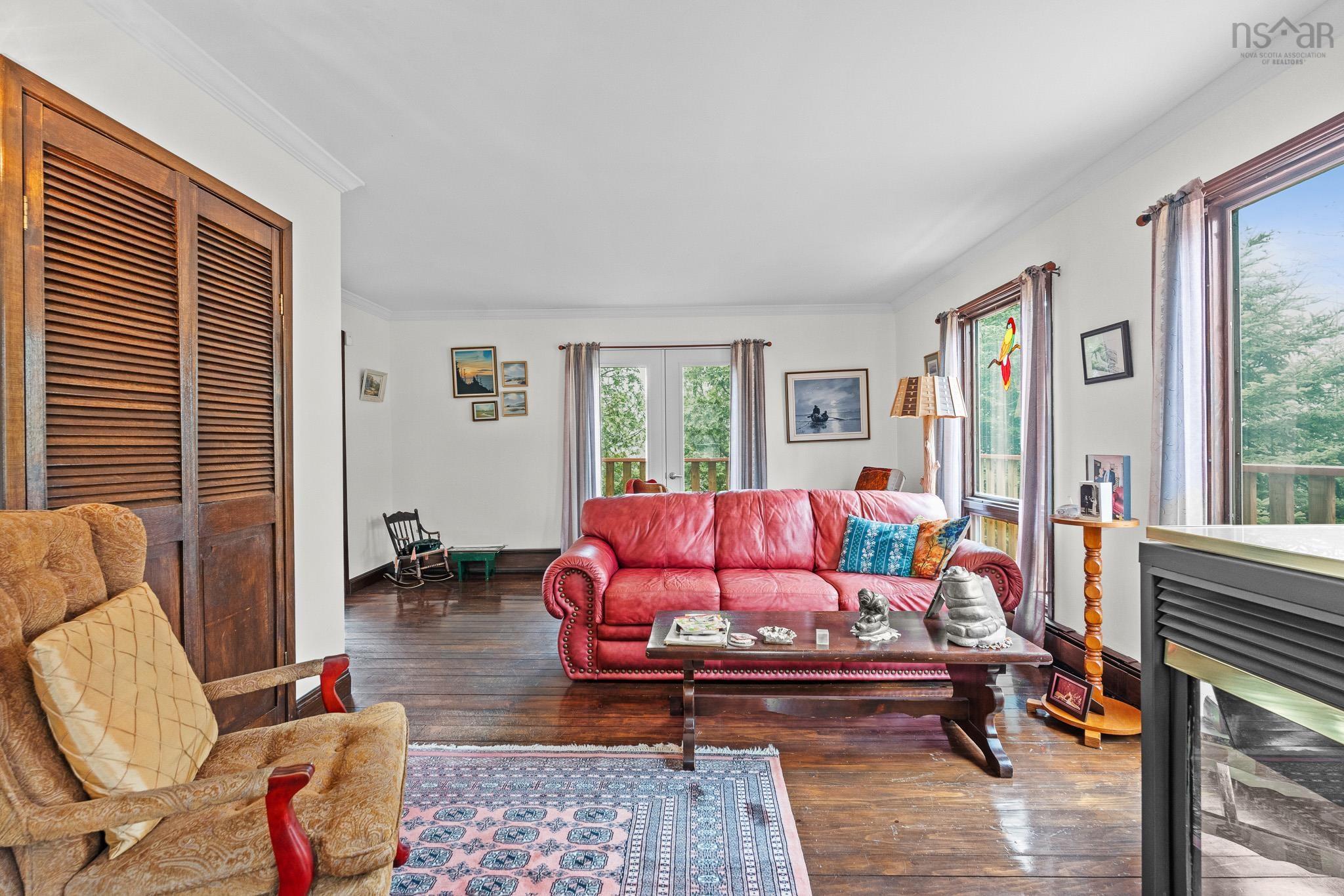 $649,900.00: 11028 Highway 7, Lake Charlotte