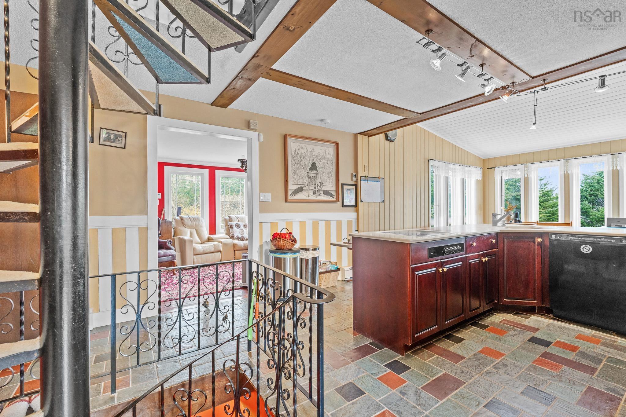 $649,900.00: 11028 Highway 7, Lake Charlotte