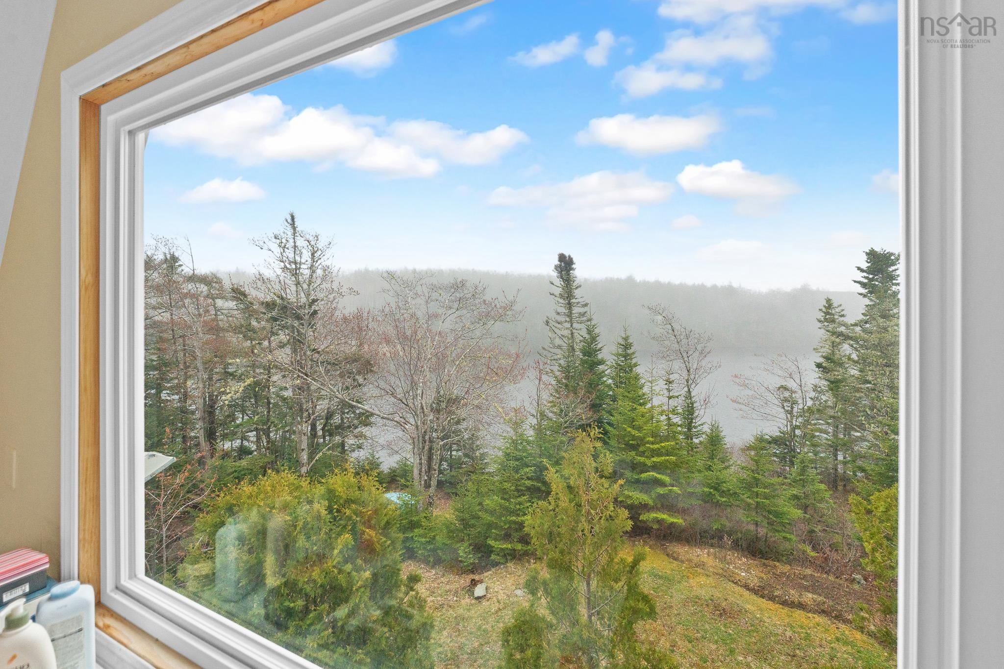 $649,900.00: 11028 Highway 7, Lake Charlotte