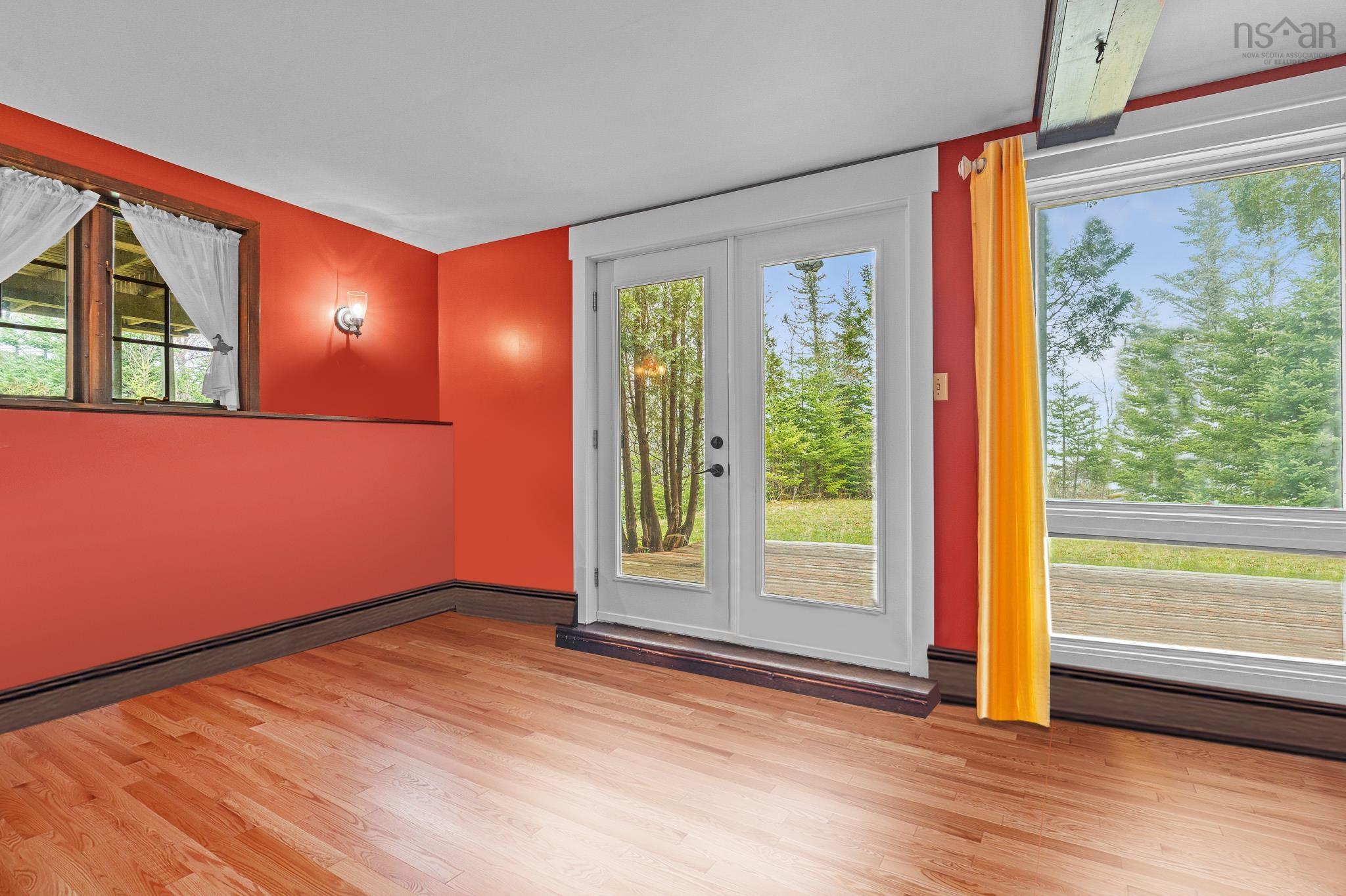 $649,900.00: 11028 Highway 7, Lake Charlotte