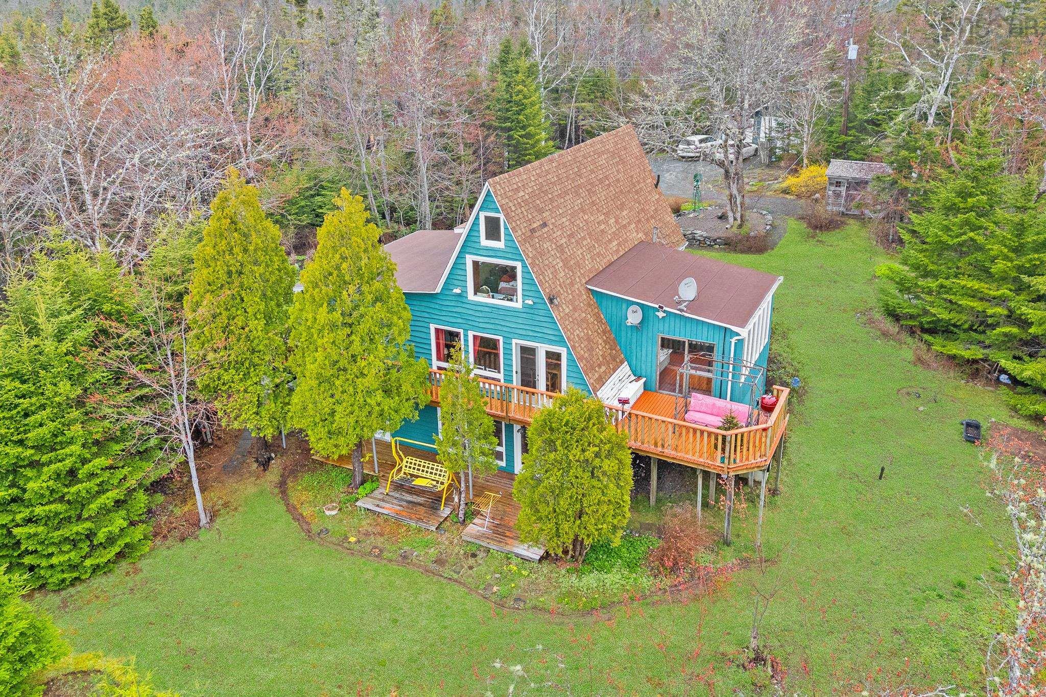 $649,900.00: 11028 Highway 7, Lake Charlotte
