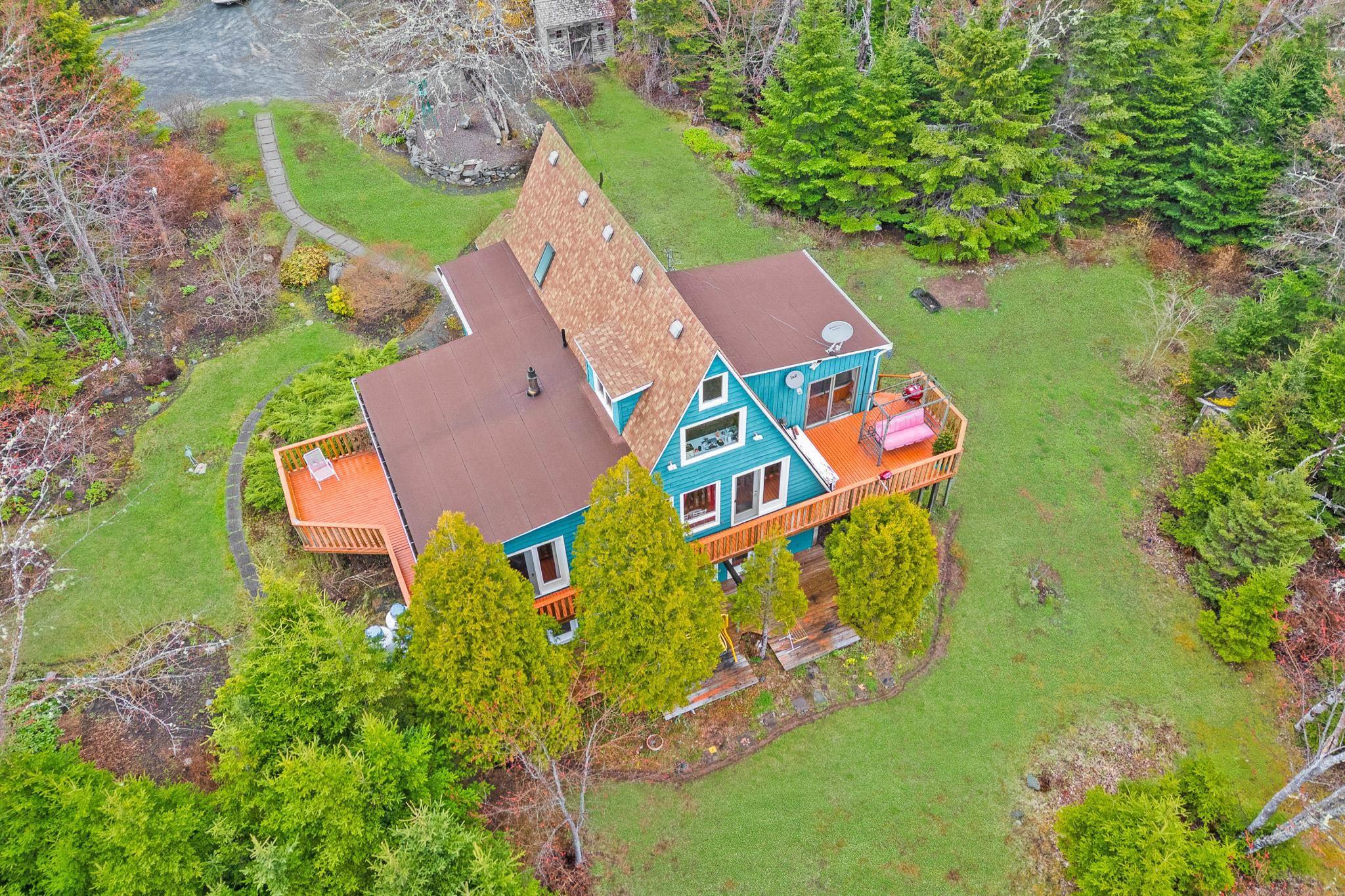 $649,900.00: 11028 Highway 7, Lake Charlotte