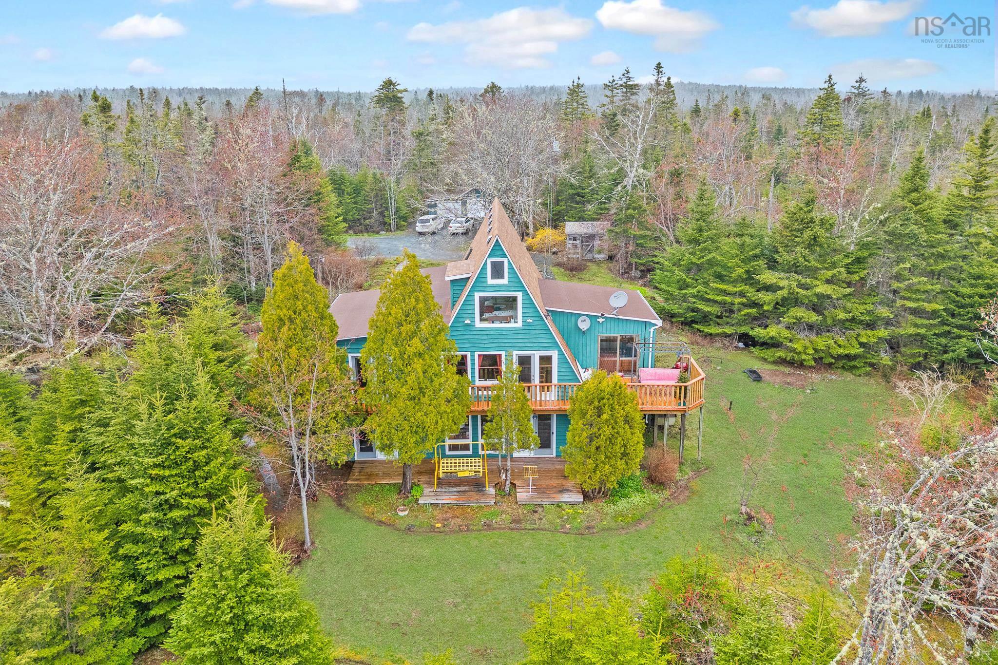$649,900.00: 11028 Highway 7, Lake Charlotte