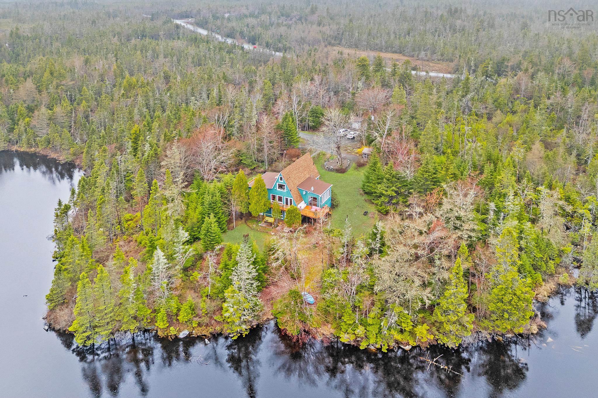 $649,900.00: 11028 Highway 7, Lake Charlotte