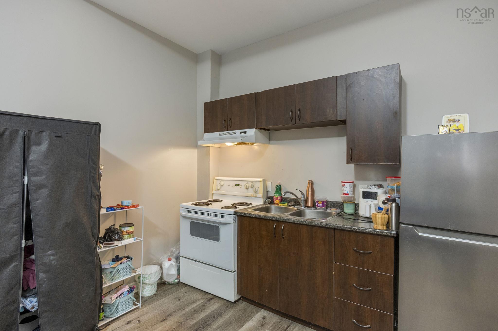 $1,350,000.00: 257 Wiley Avenue S, Windsor