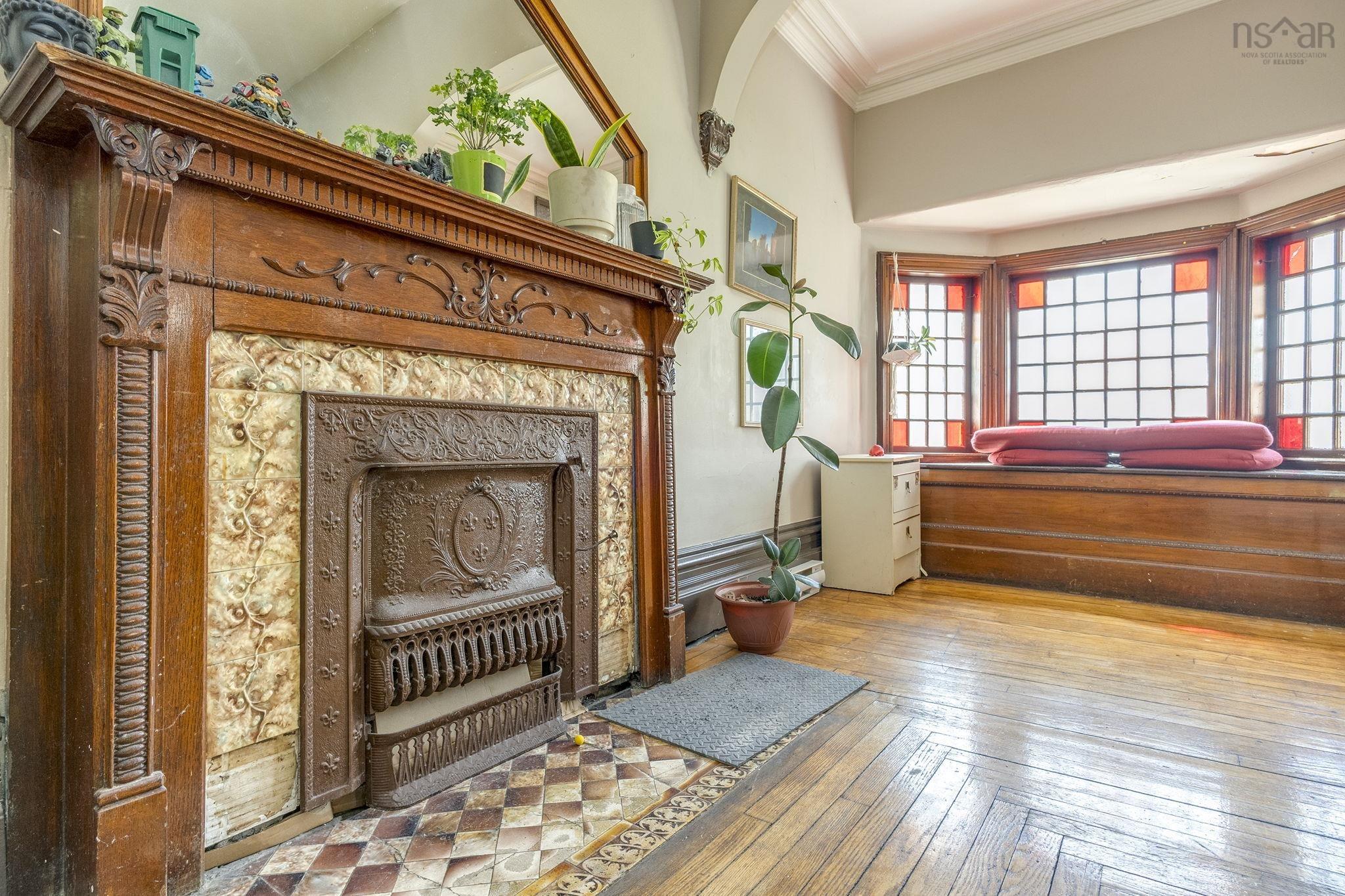 $1,350,000.00: 257 Wiley Avenue S, Windsor