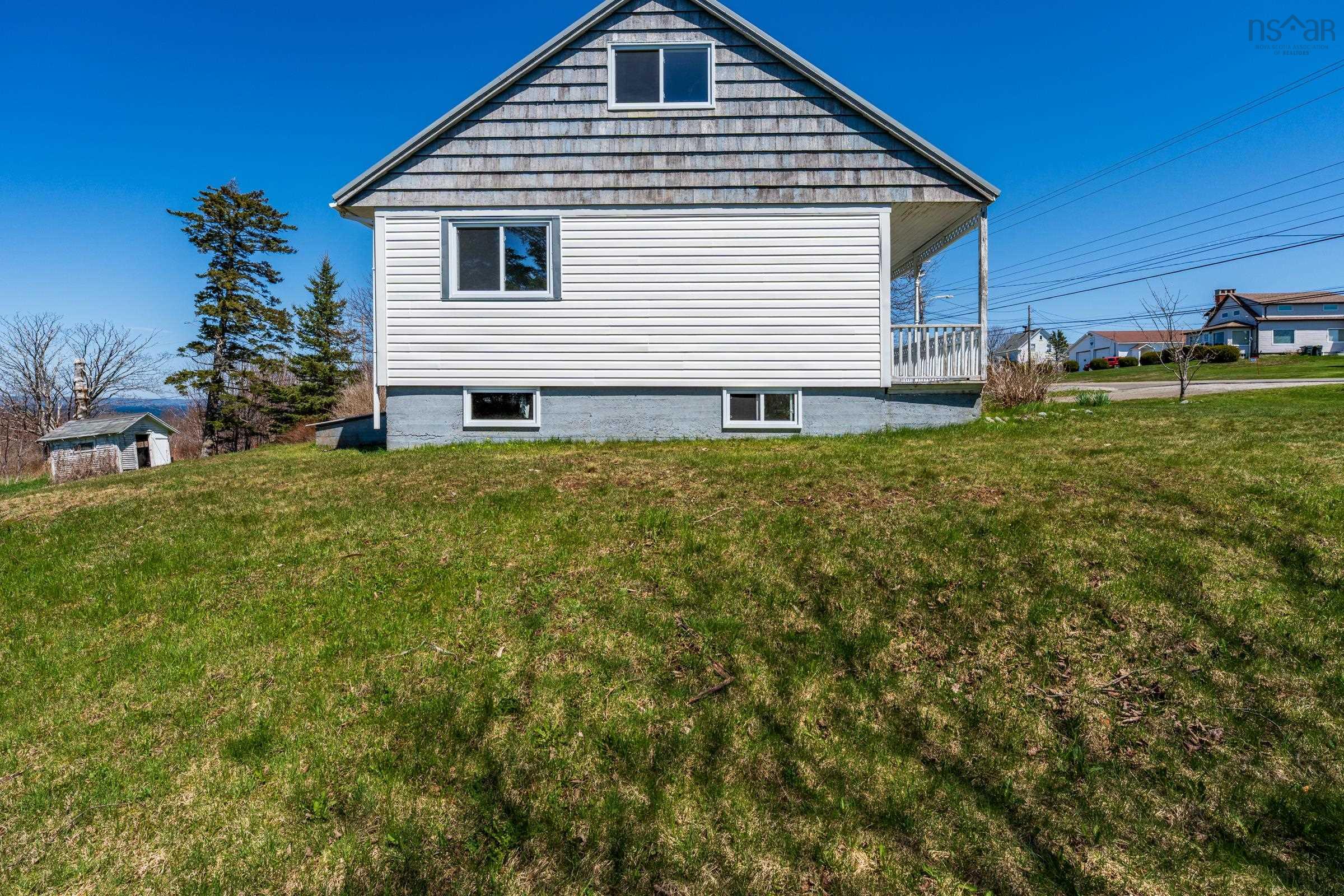 $342,500.00: 3367 Highway 1, Belliveaus Cove
