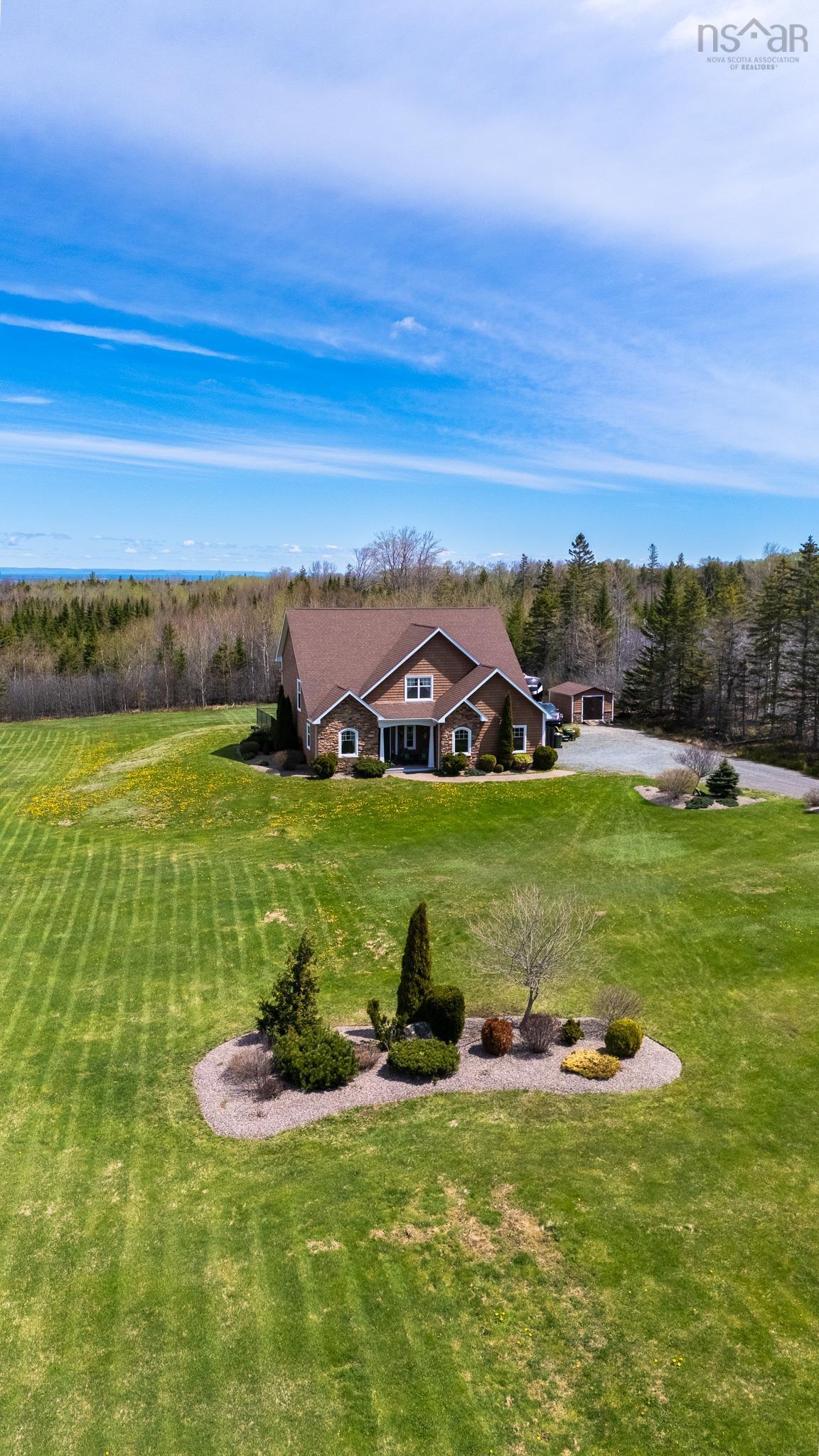 $869,800.00: 237 Canaan Cross Road, North Alton