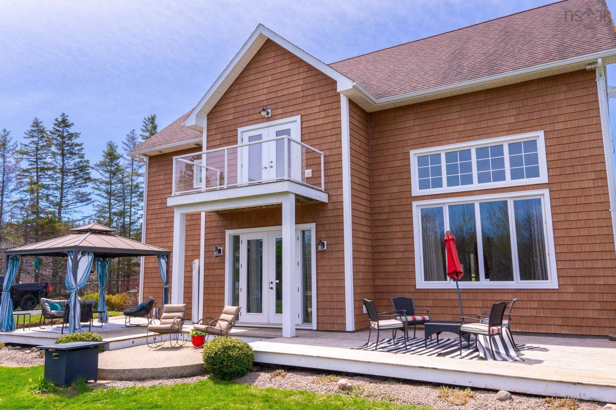 $869,800.00: 237 Canaan Cross Road, North Alton
