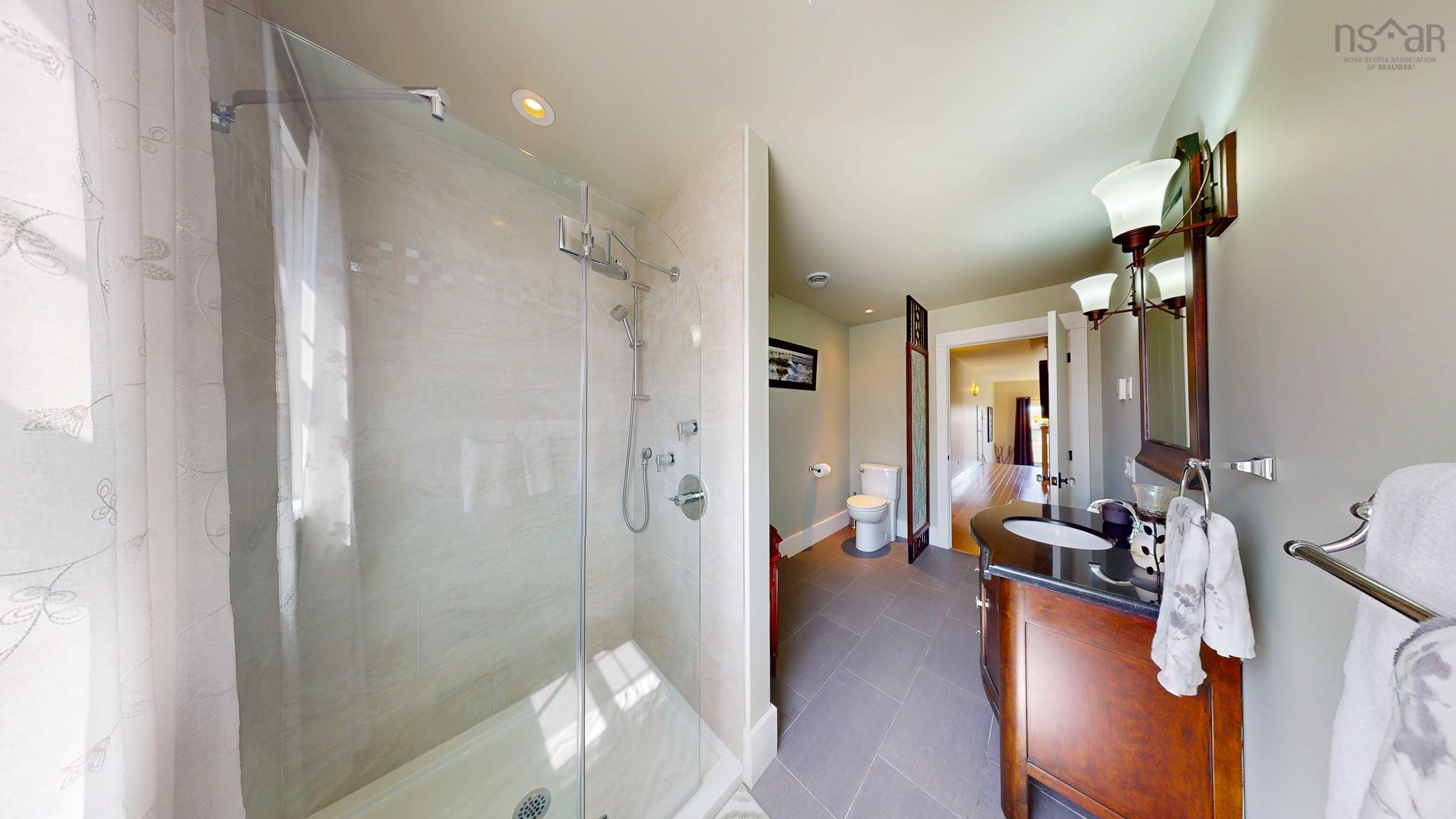 $869,800.00: 237 Canaan Cross Road, North Alton