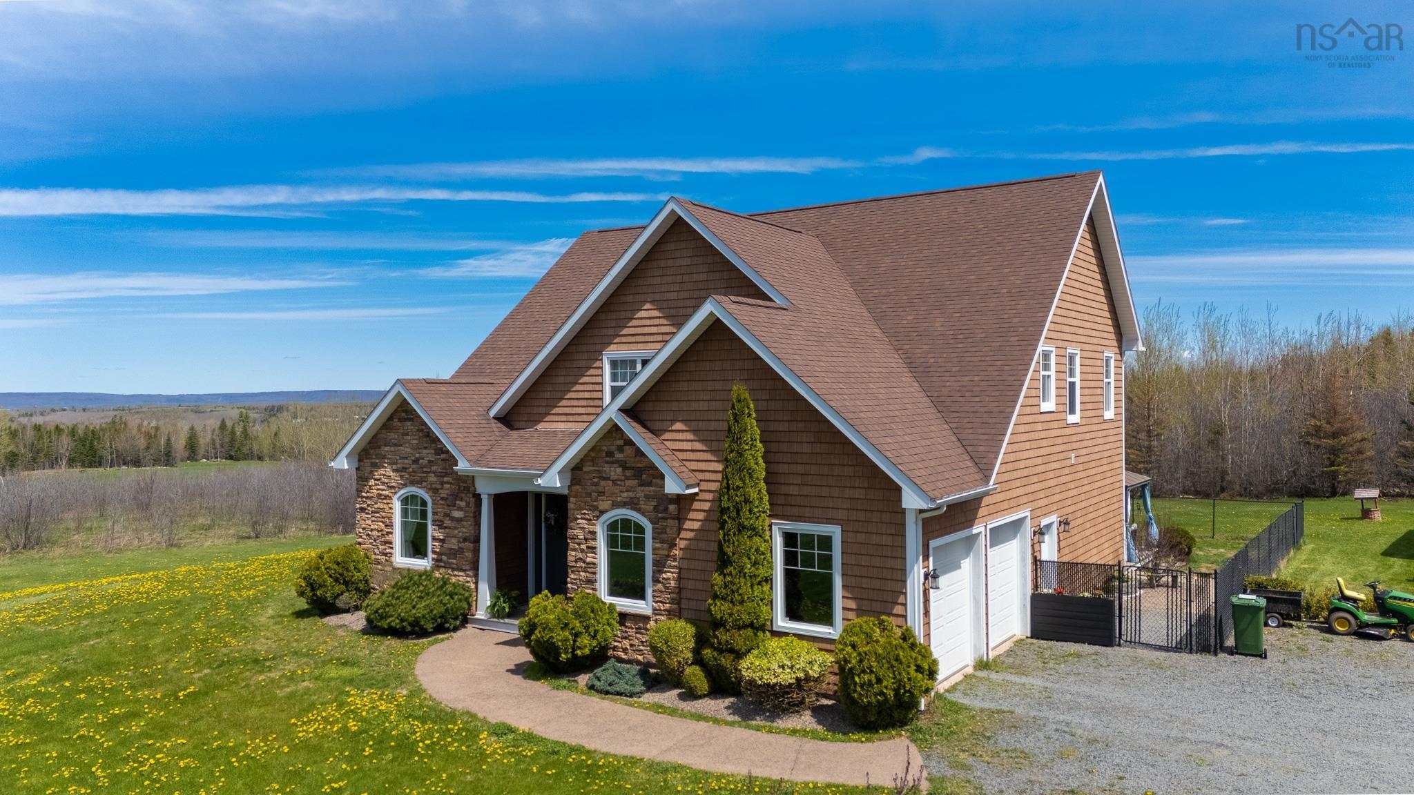 $869,800.00: 237 Canaan Cross Road, North Alton
