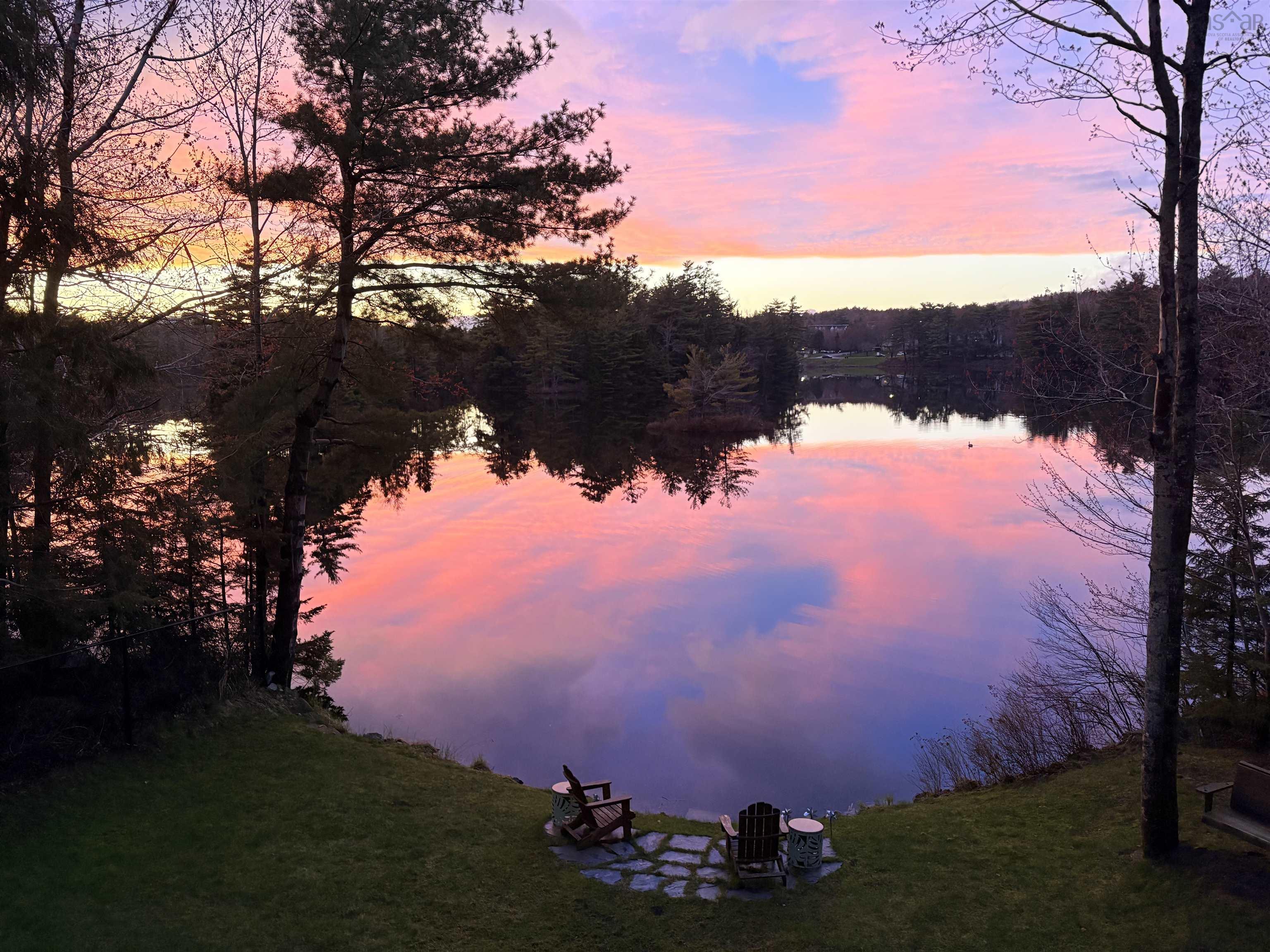 $1,599,900.00: 59 Paper Mill Lane, Bedford