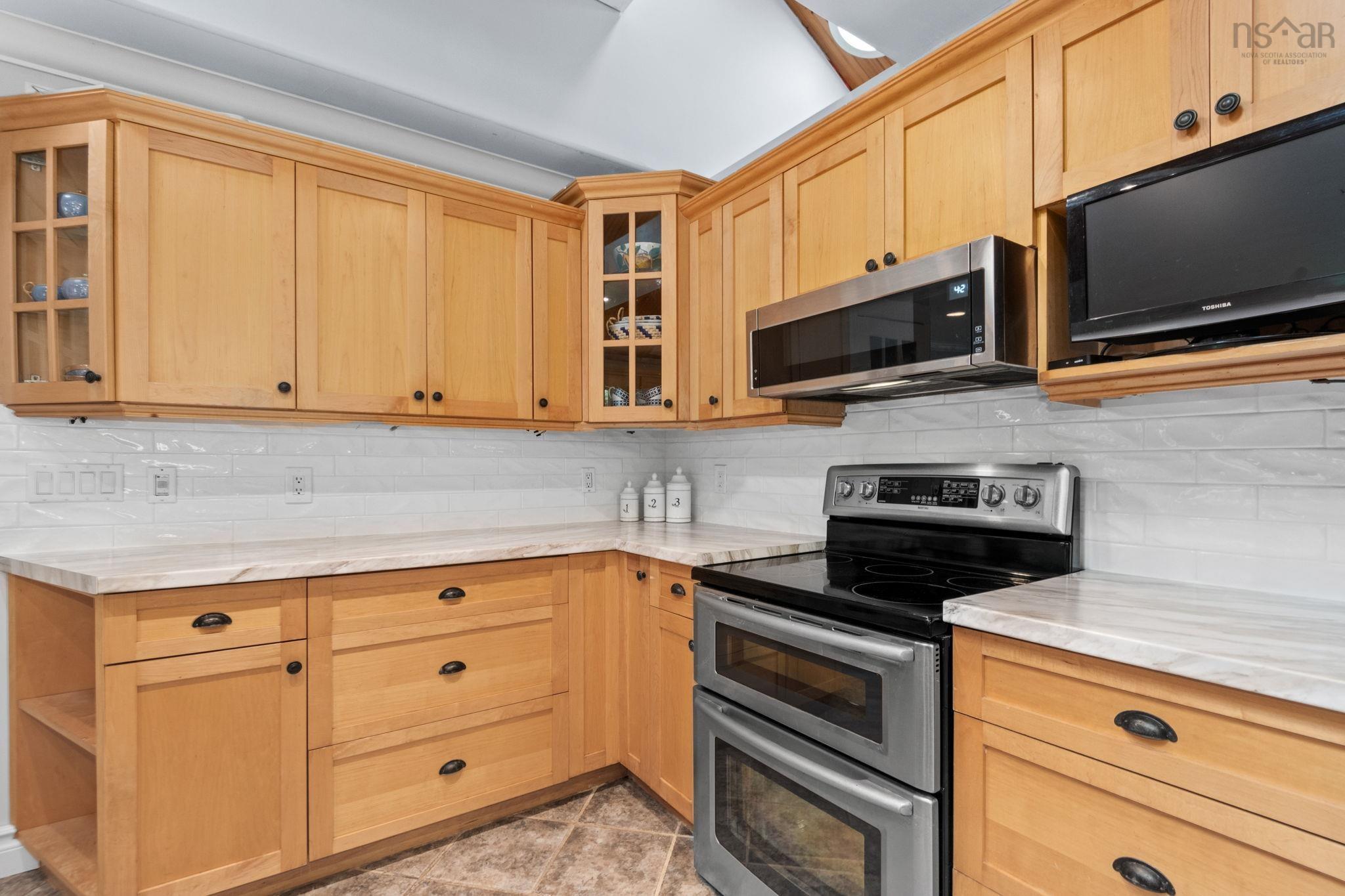 $859,900.00: 6 Spruce Lane, Boutiliers Point