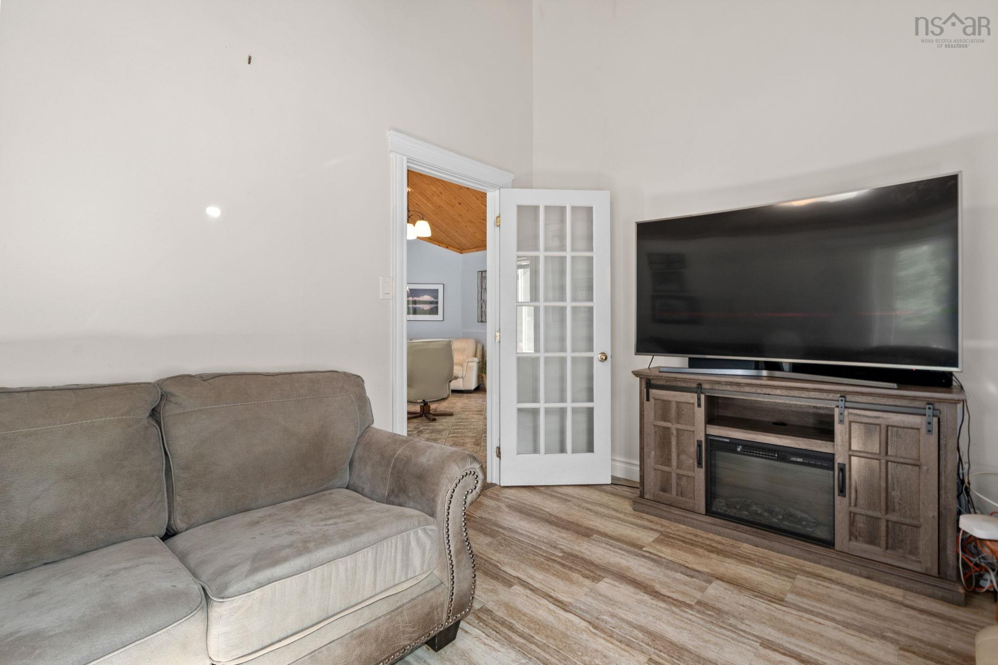 $859,900.00: 6 Spruce Lane, Boutiliers Point