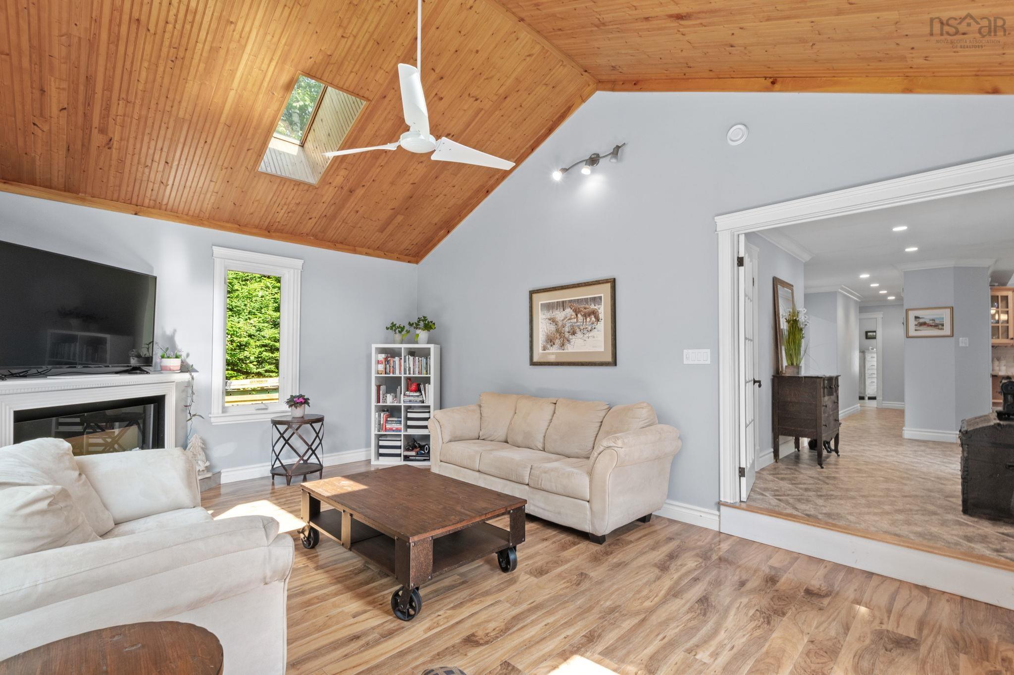 $859,900.00: 6 Spruce Lane, Boutiliers Point