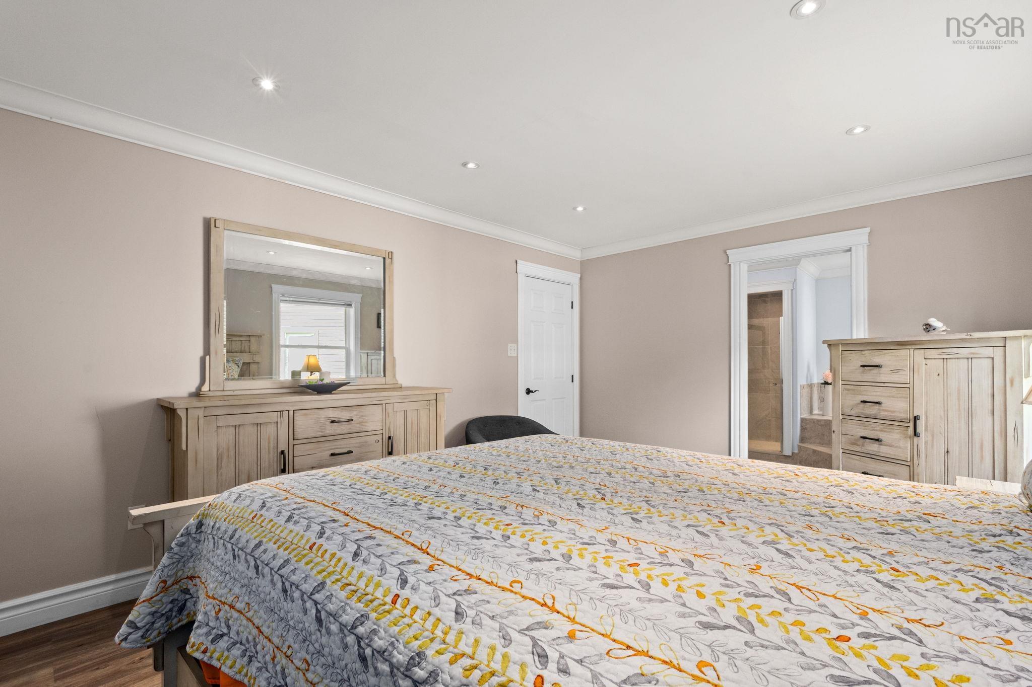 $859,900.00: 6 Spruce Lane, Boutiliers Point
