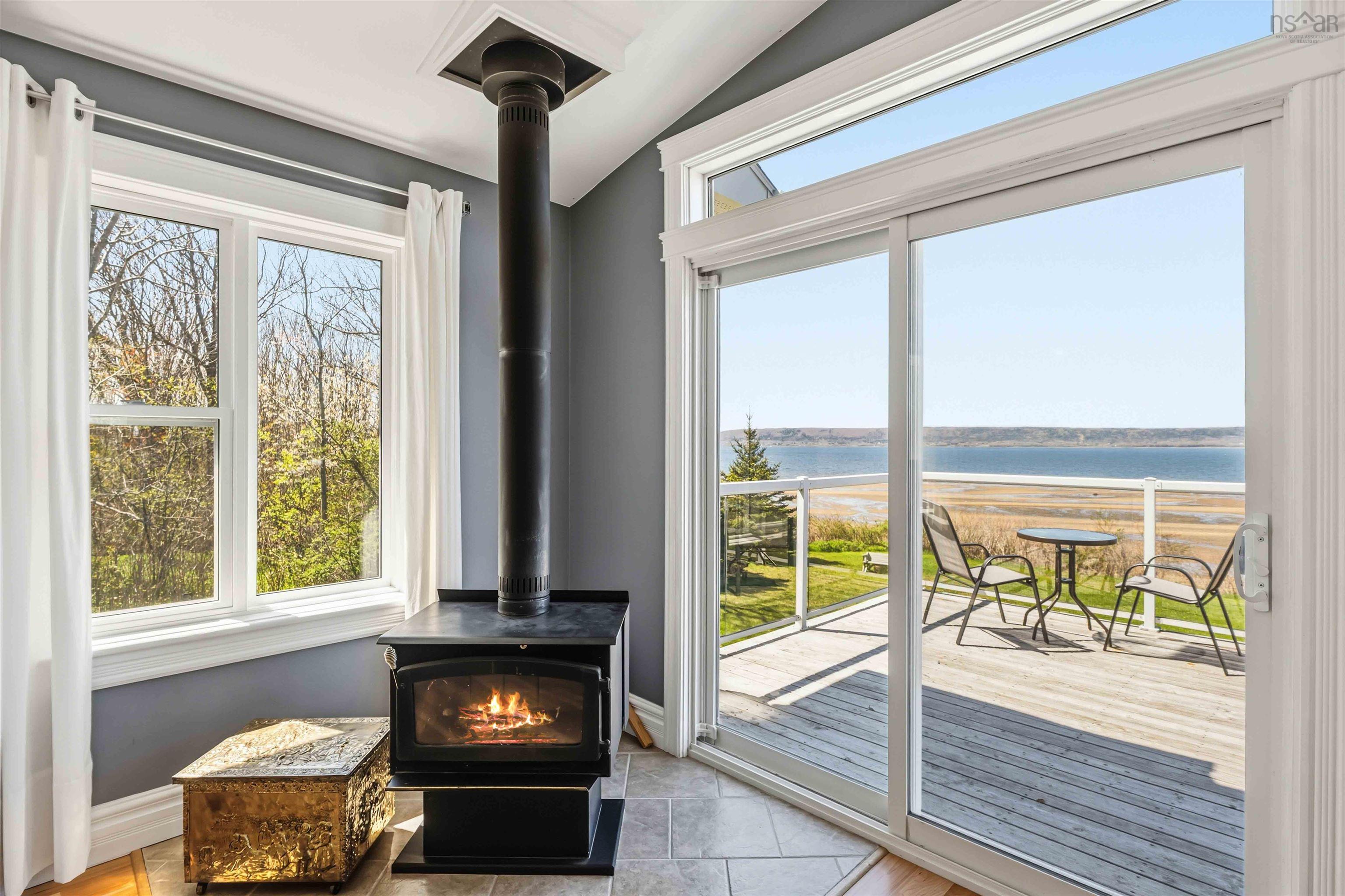 $649,000.00: 38 Shore Drive, Deep Brook