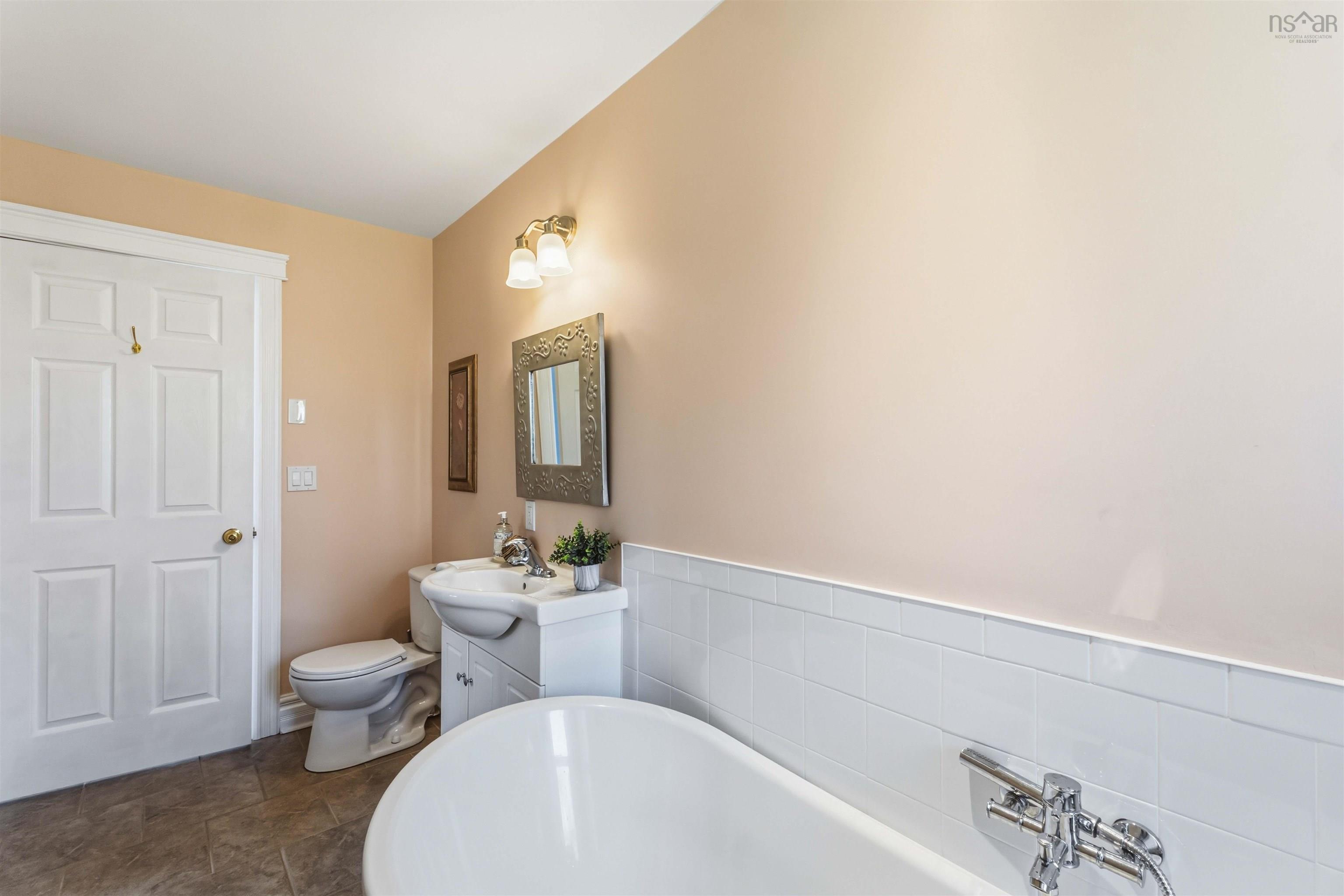 $649,000.00: 38 Shore Drive, Deep Brook