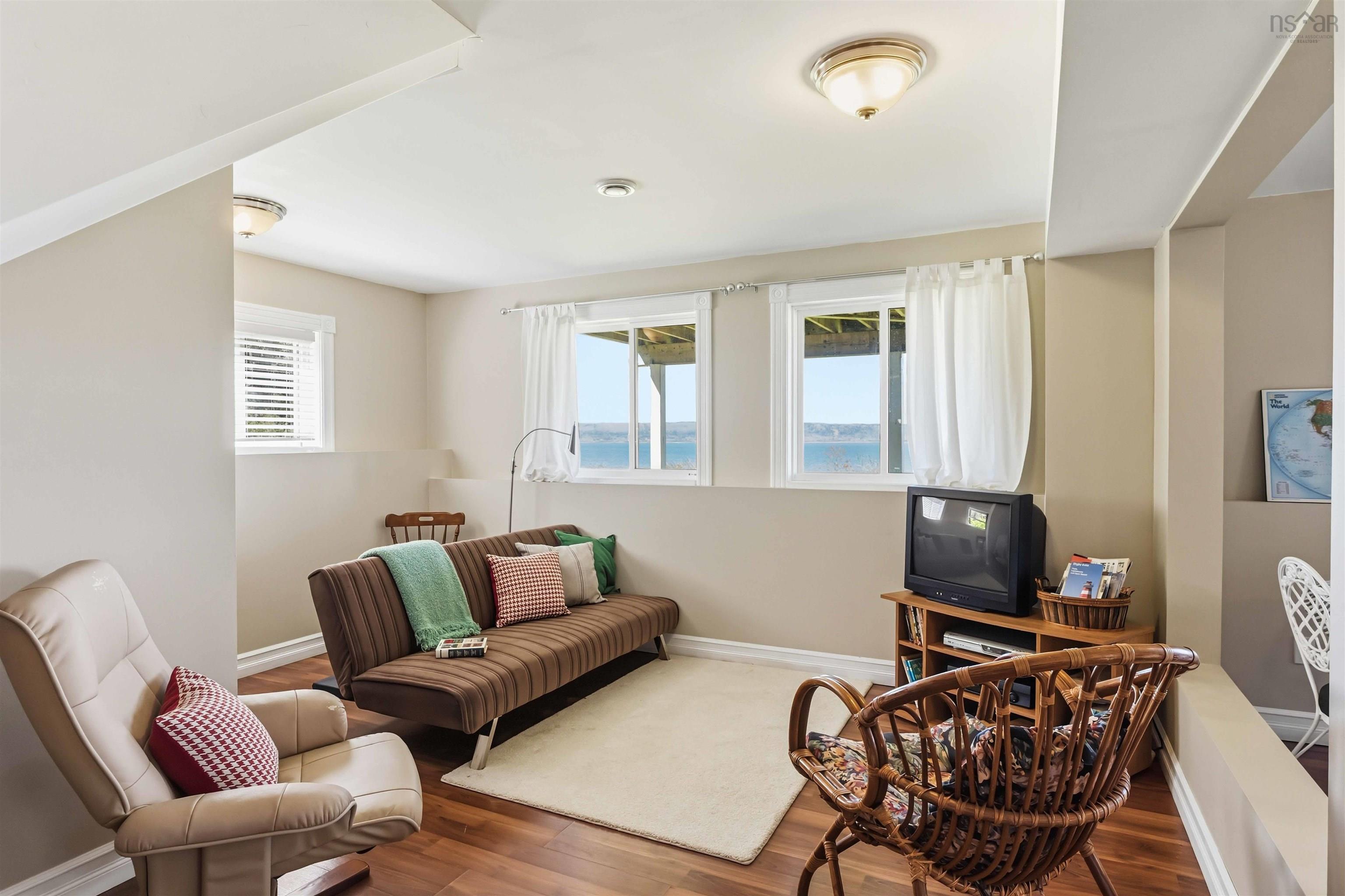 $649,000.00: 38 Shore Drive, Deep Brook