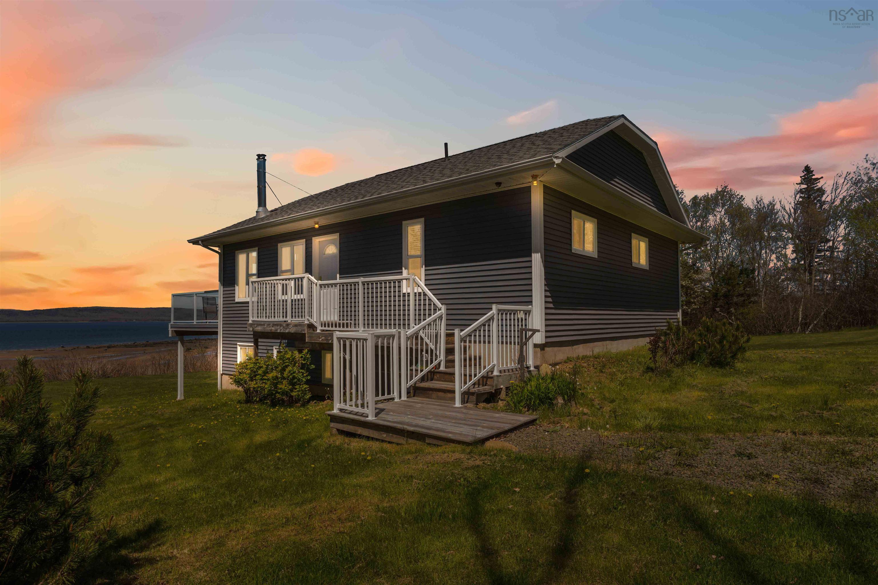 $649,000.00: 38 Shore Drive, Deep Brook