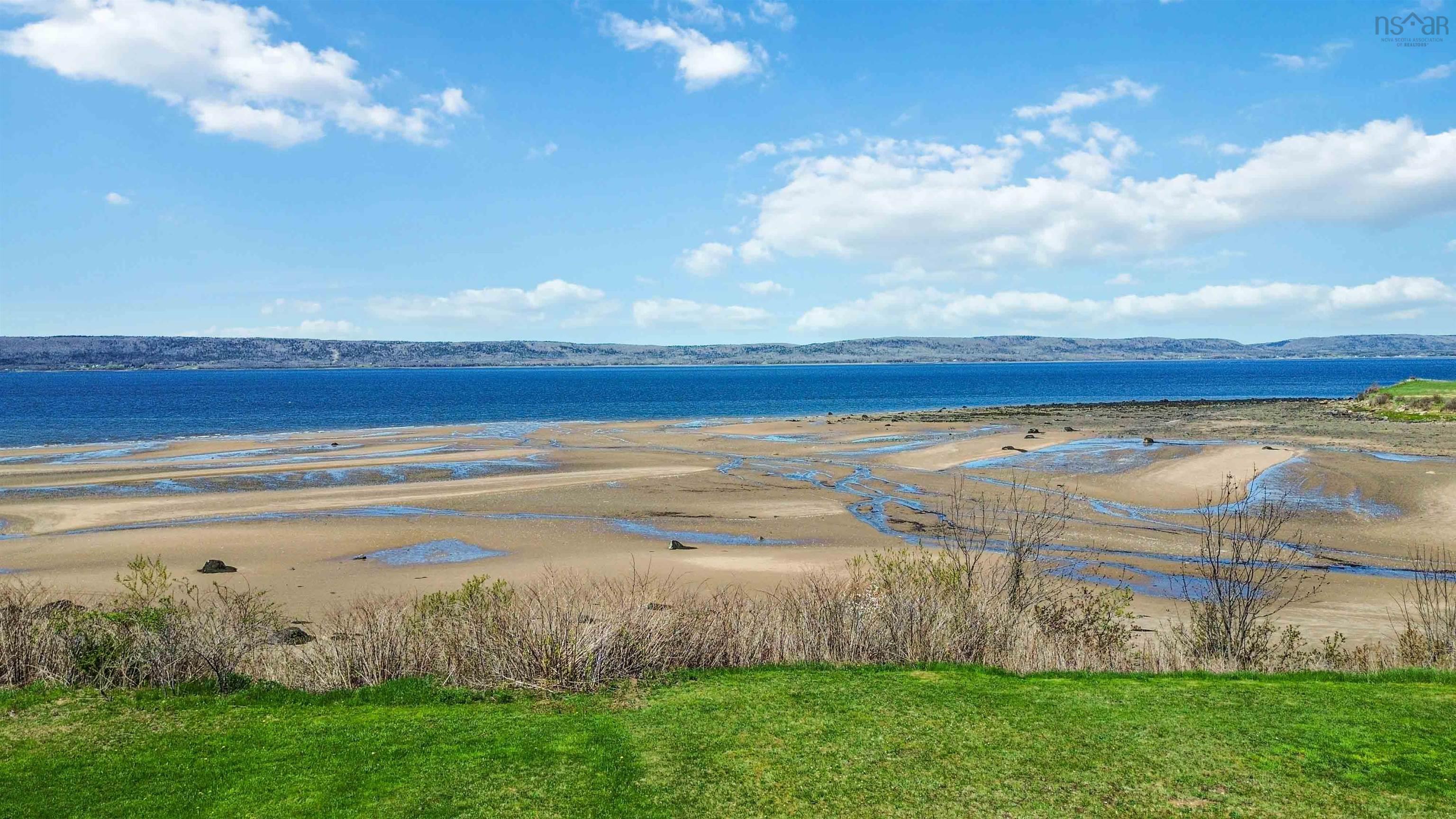 $649,000.00: 38 Shore Drive, Deep Brook