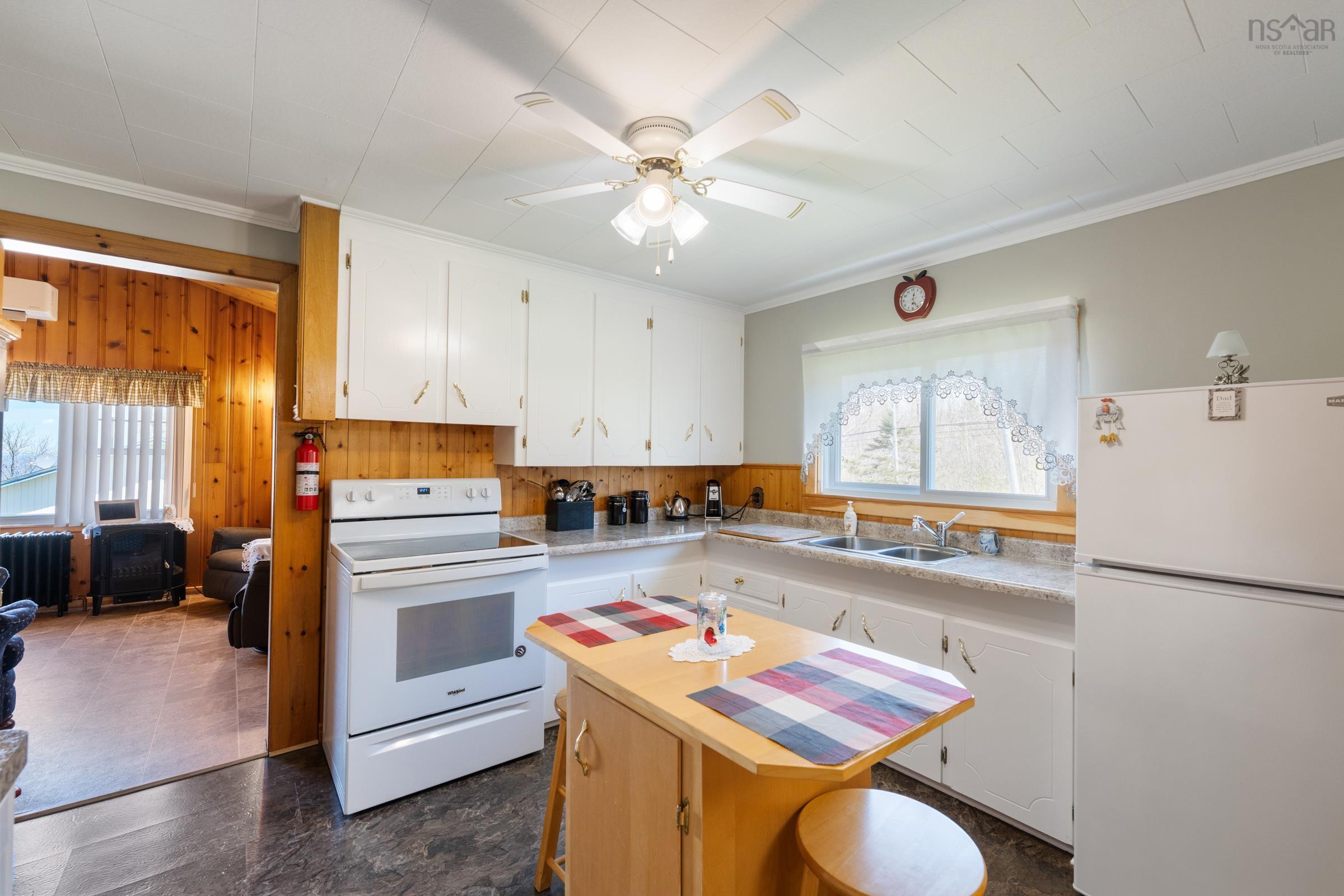 $312,900.00: 987 Parker Mountain Road, Parkers Cove