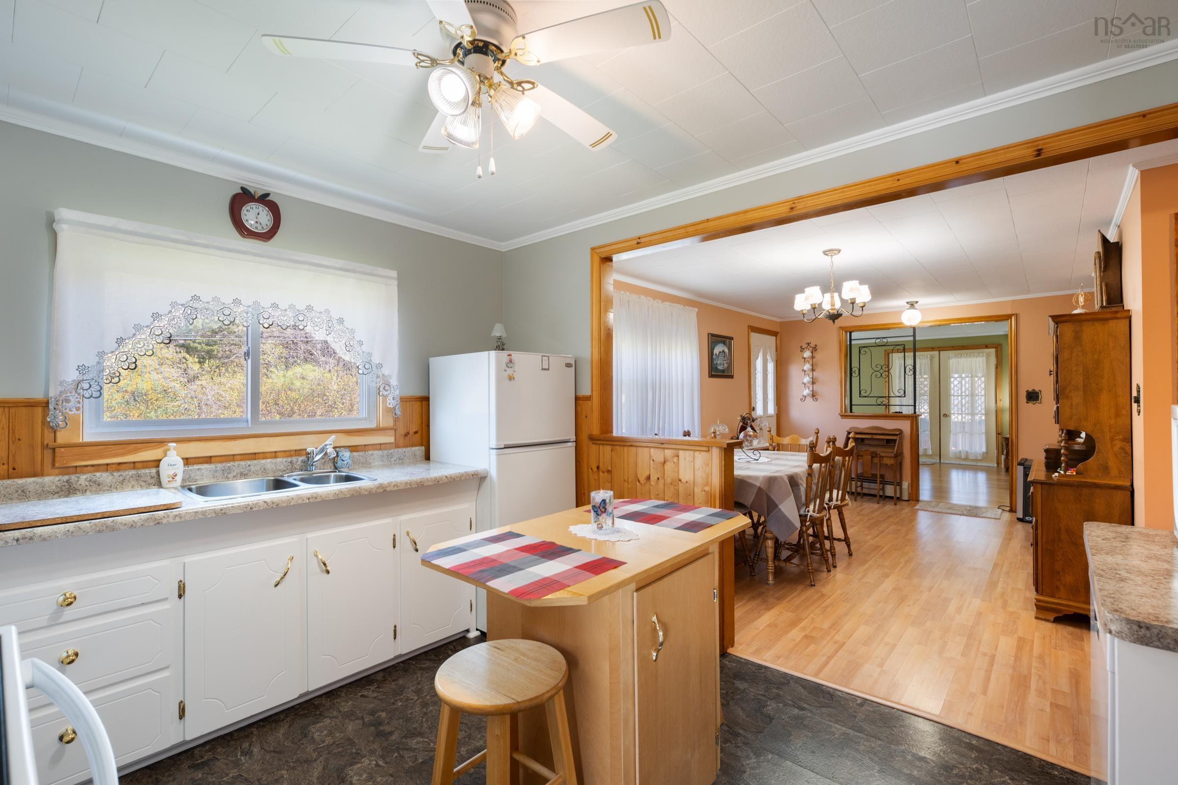$312,900.00: 987 Parker Mountain Road, Parkers Cove