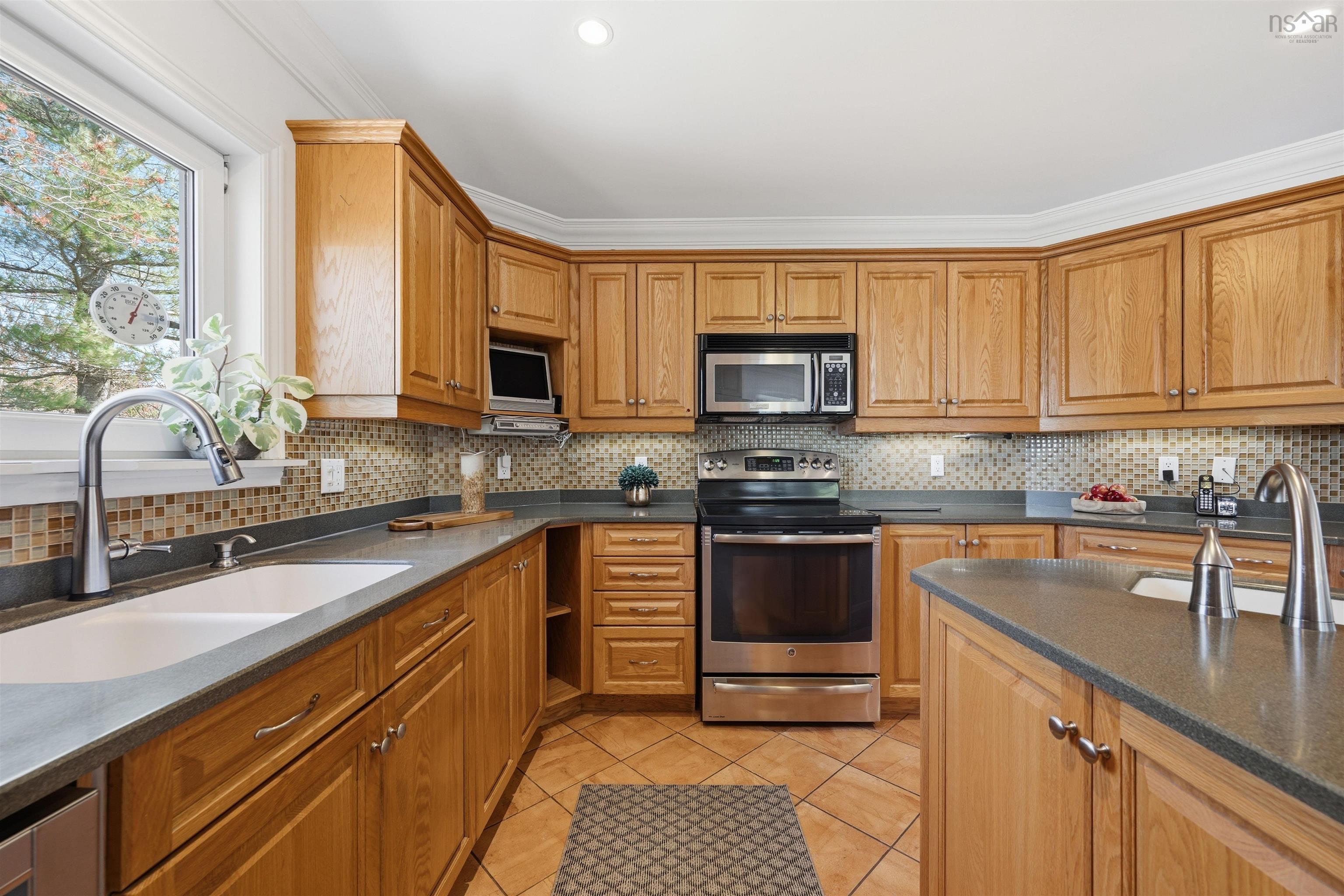 $1,300,000.00: 243 Lakeshore Drive, Hammonds Plains
