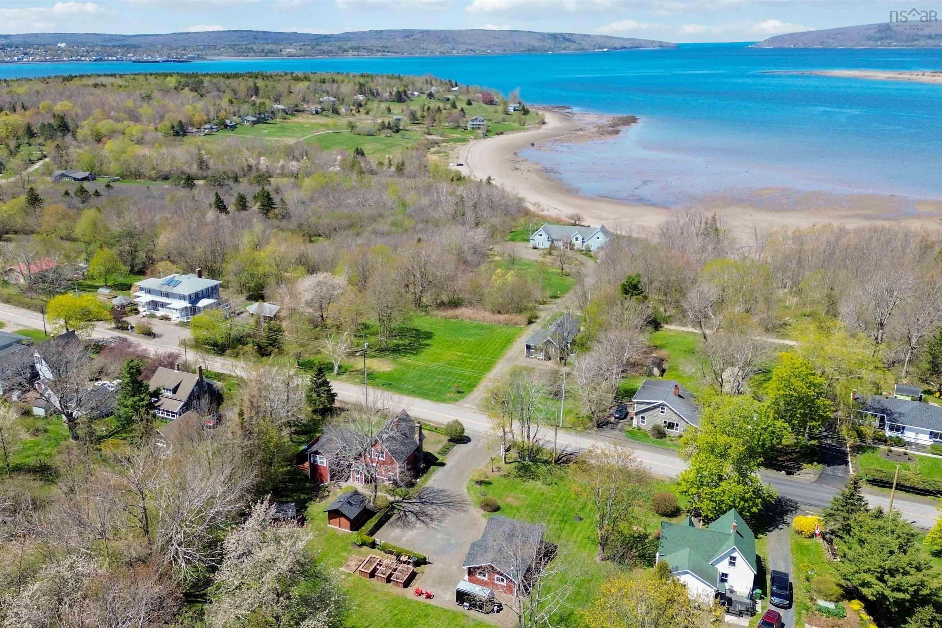 $749,000.00: 646 Highway 1, Smiths Cove