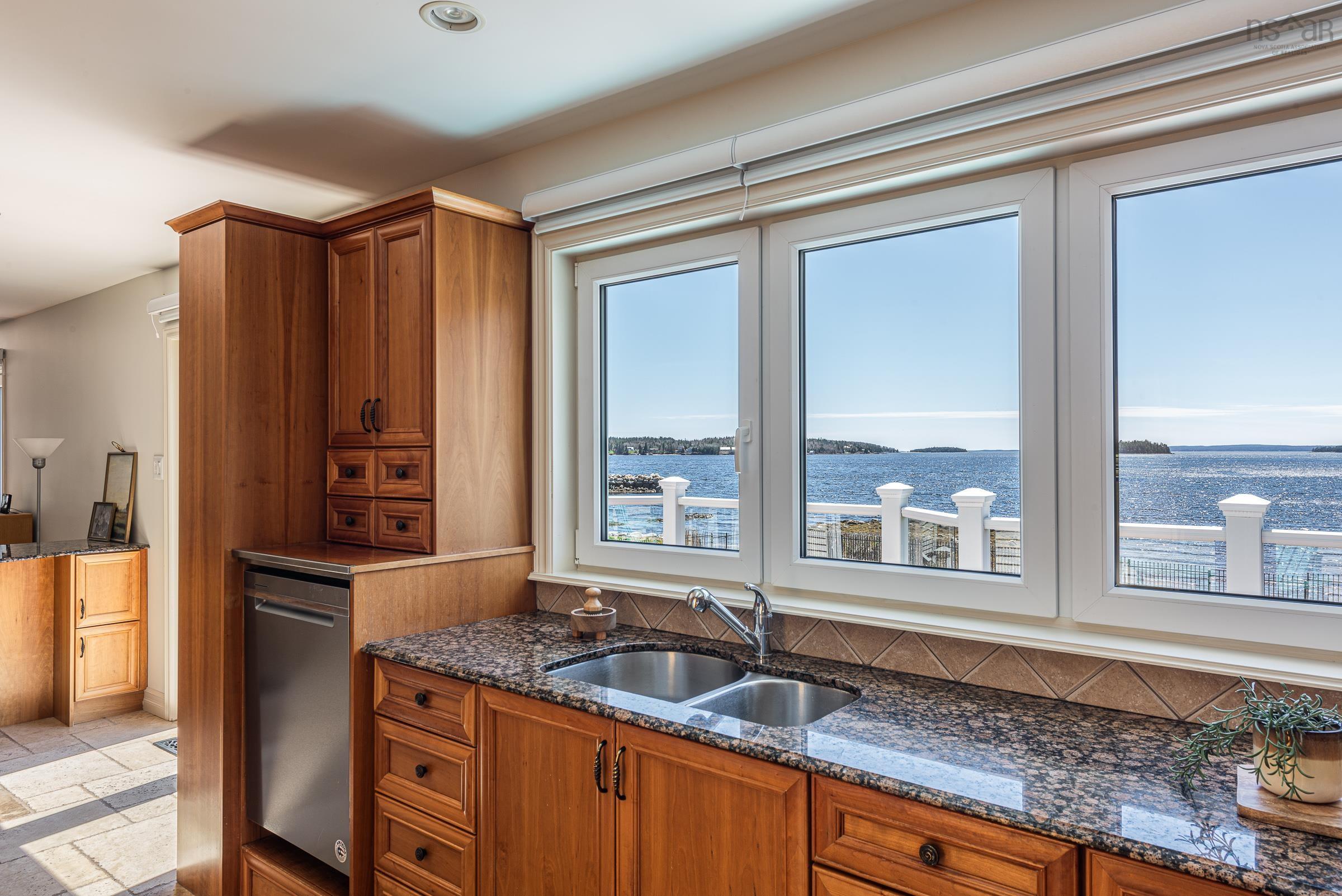 $1,299,900.00: 129 Masons Point Road, Head Of St. Margarets Bay