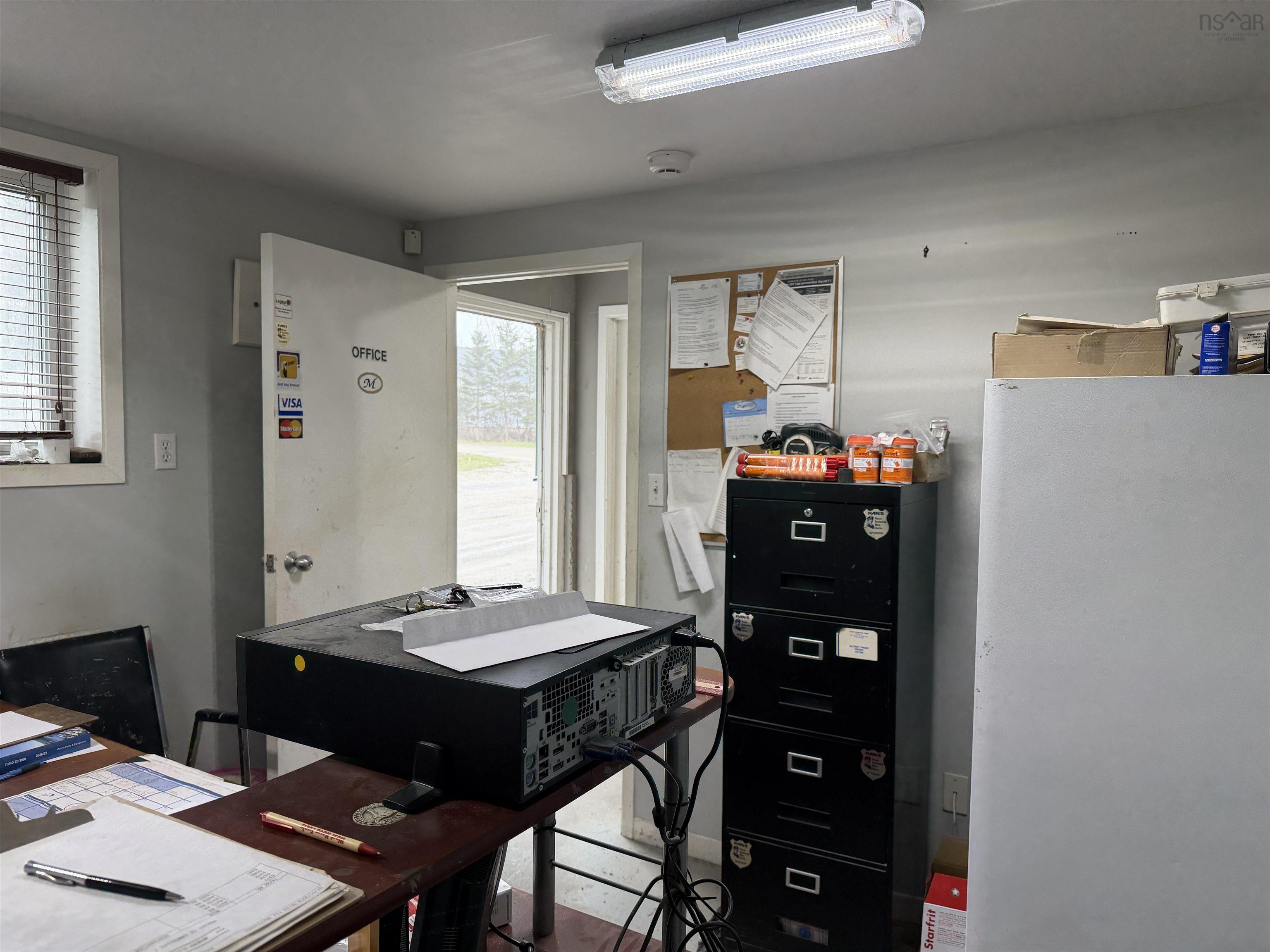 $799,000.00: 6717 3 Highway, Lower Woods Harbour