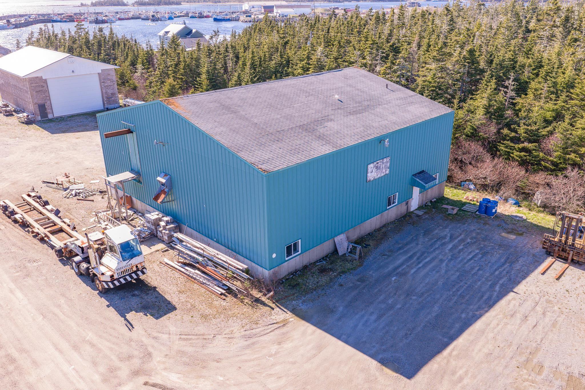 $799,000.00: 6717 3 Highway, Lower Woods Harbour