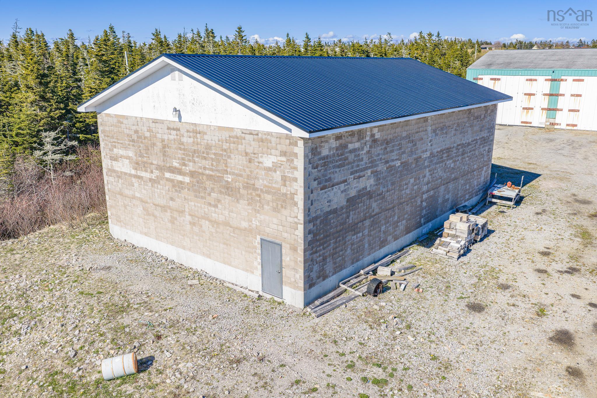 $799,000.00: 6717 3 Highway, Lower Woods Harbour