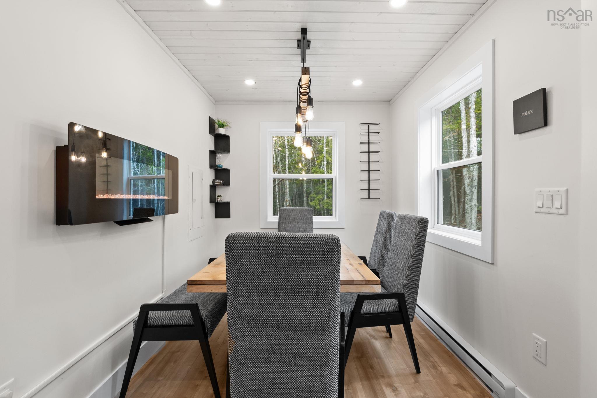 $433,000.00: 75 21 Dove, Vaughan