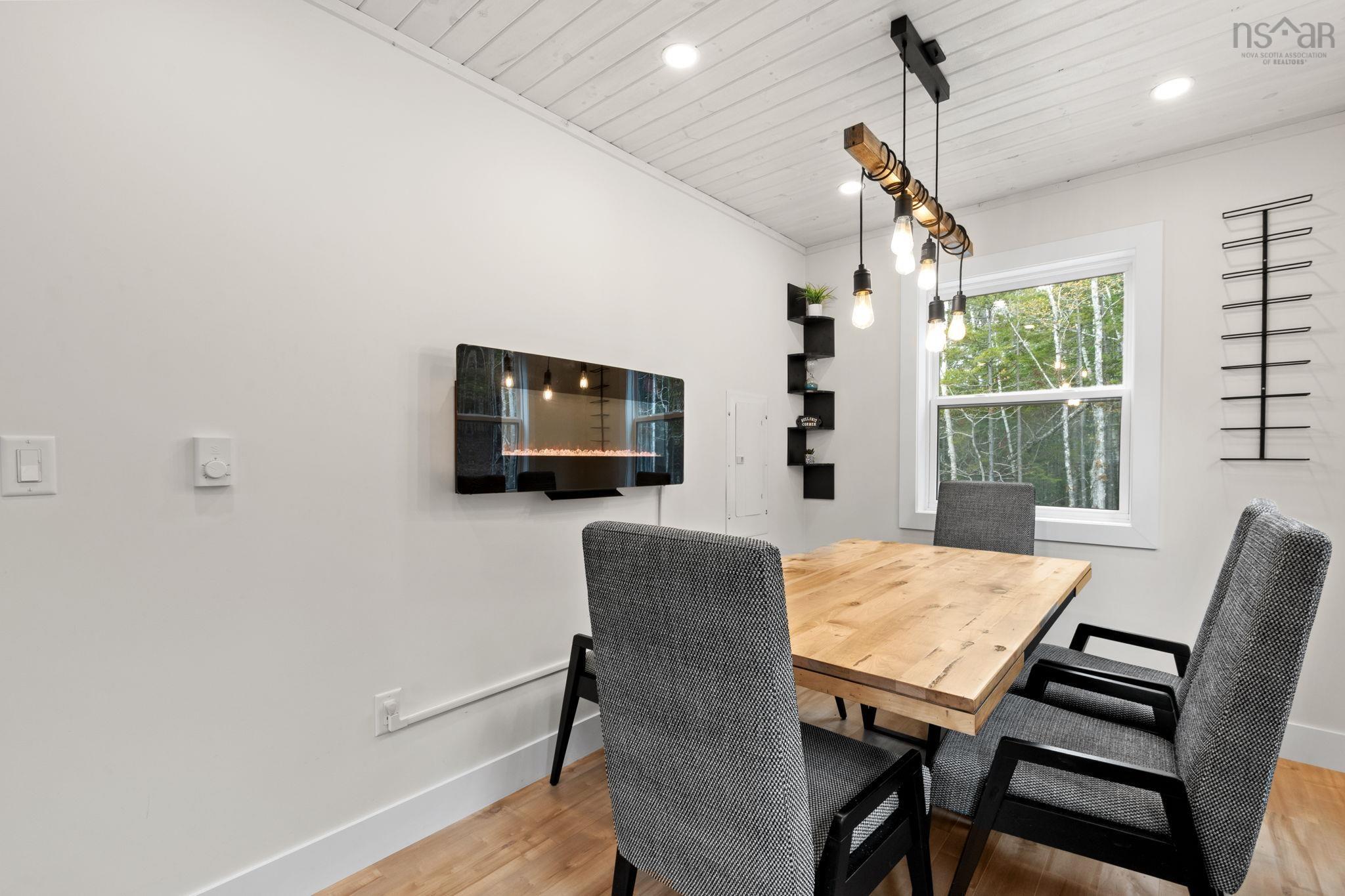 $433,000.00: 75 21 Dove, Vaughan