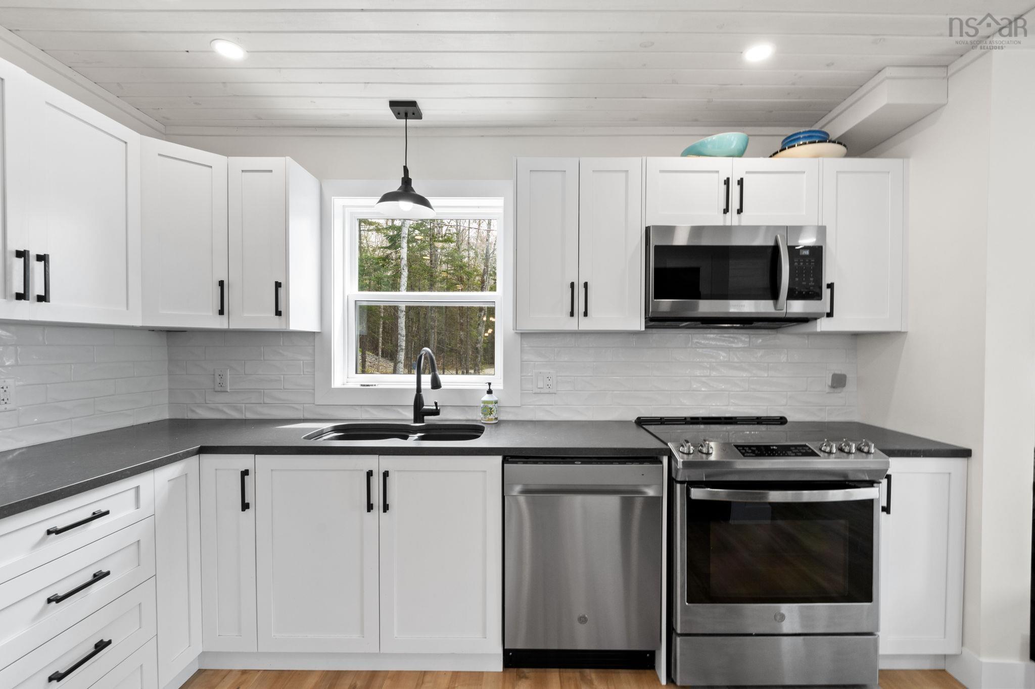 $433,000.00: 75 21 Dove, Vaughan