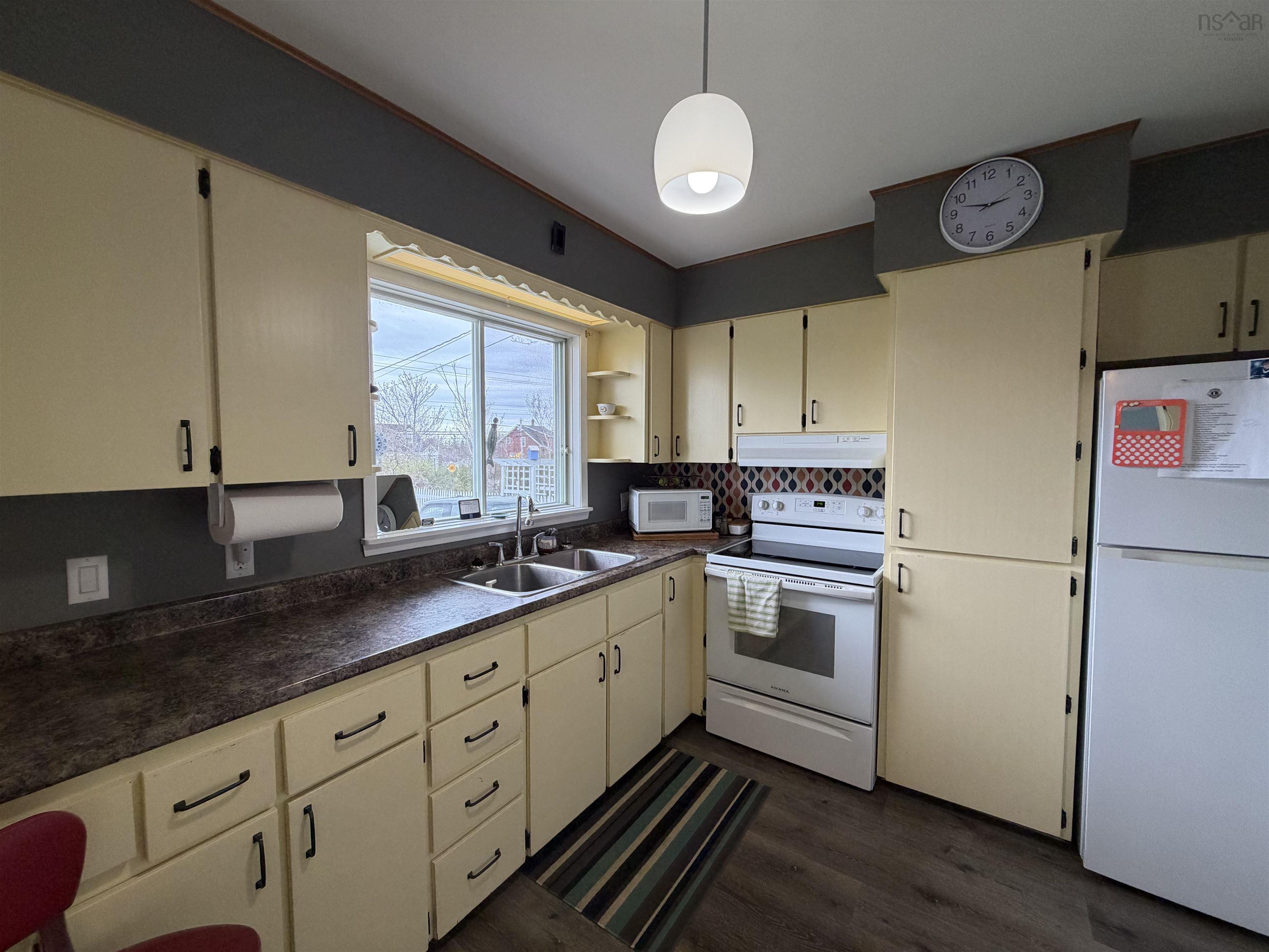 $359,999.00: 3440 3 Highway, Barrington Passage