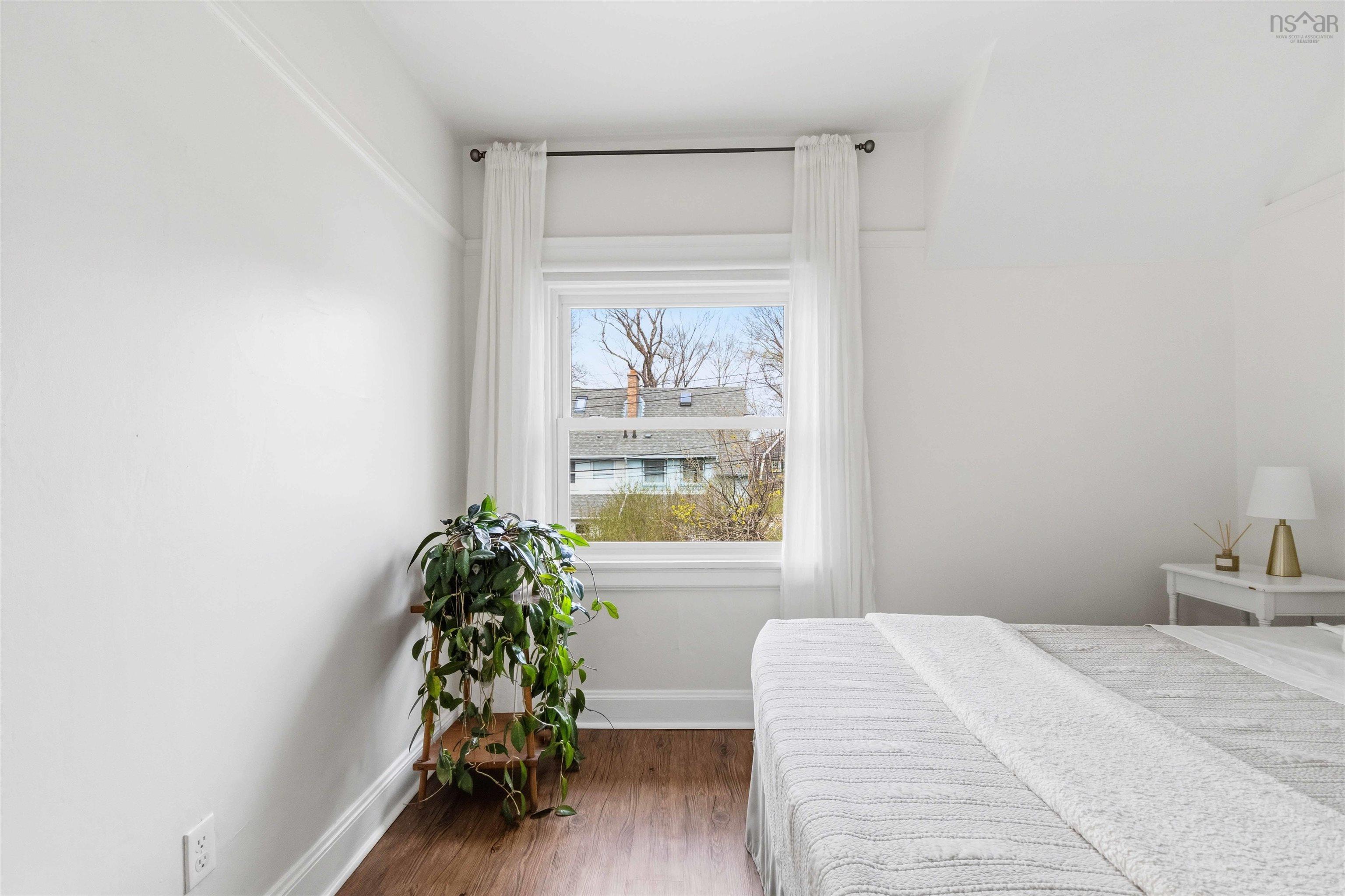 $659,900.00: 5543 Hennessey Place, Halifax Peninsula