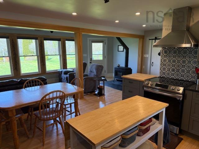 $991,000.00: 2939 221 Highway, Weston