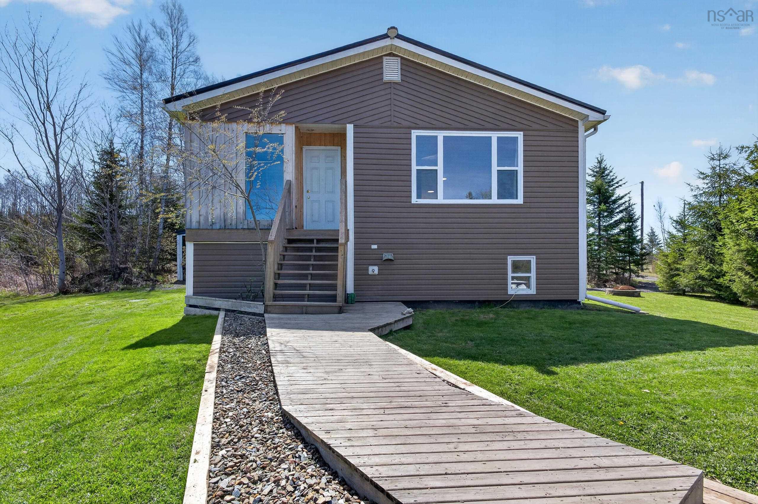 $399,900.00: 679 & 701 Findley Road, Northfield