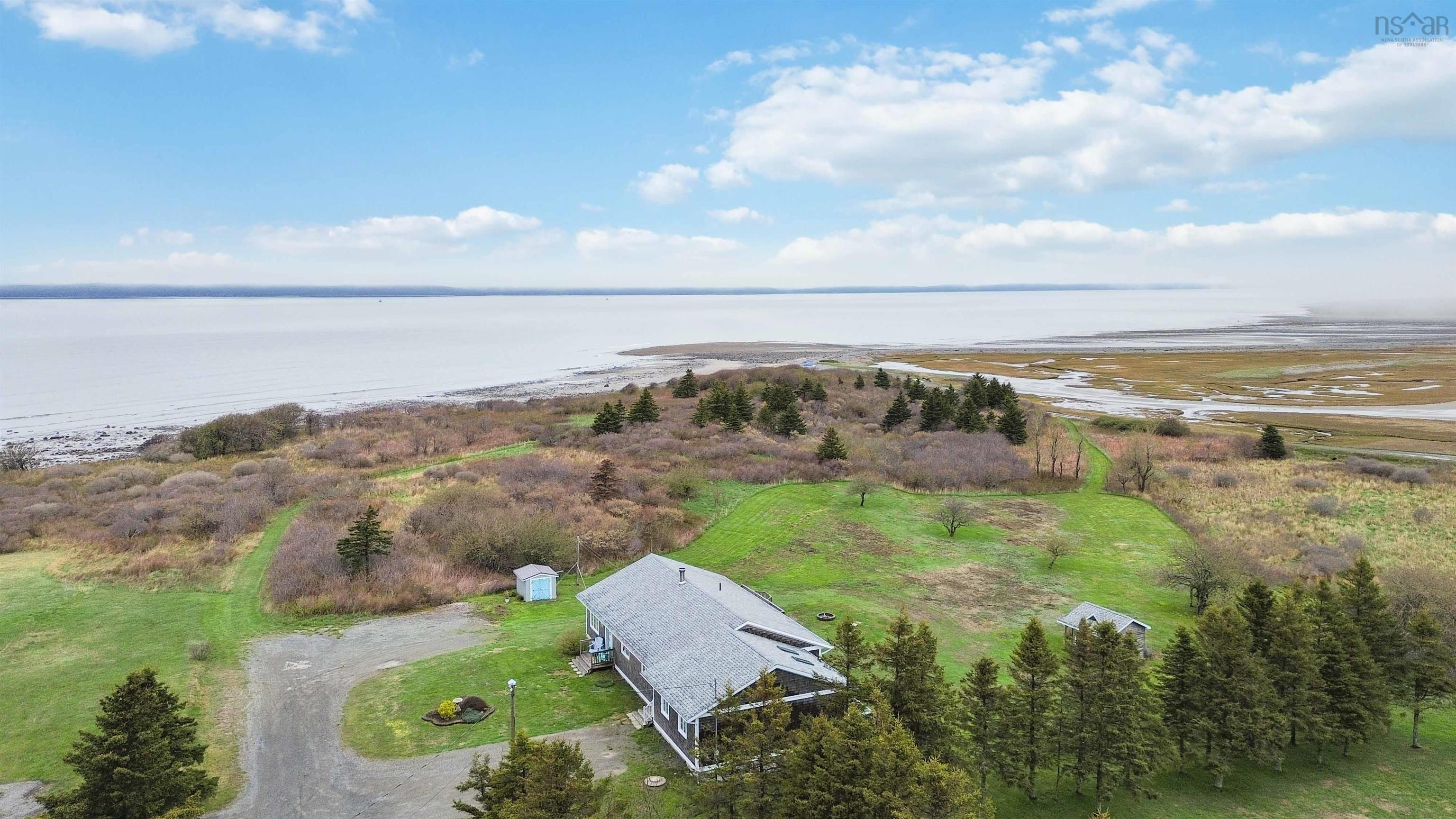 $595,000.00: 63 Chemin Dixon Road, Grosses Coques