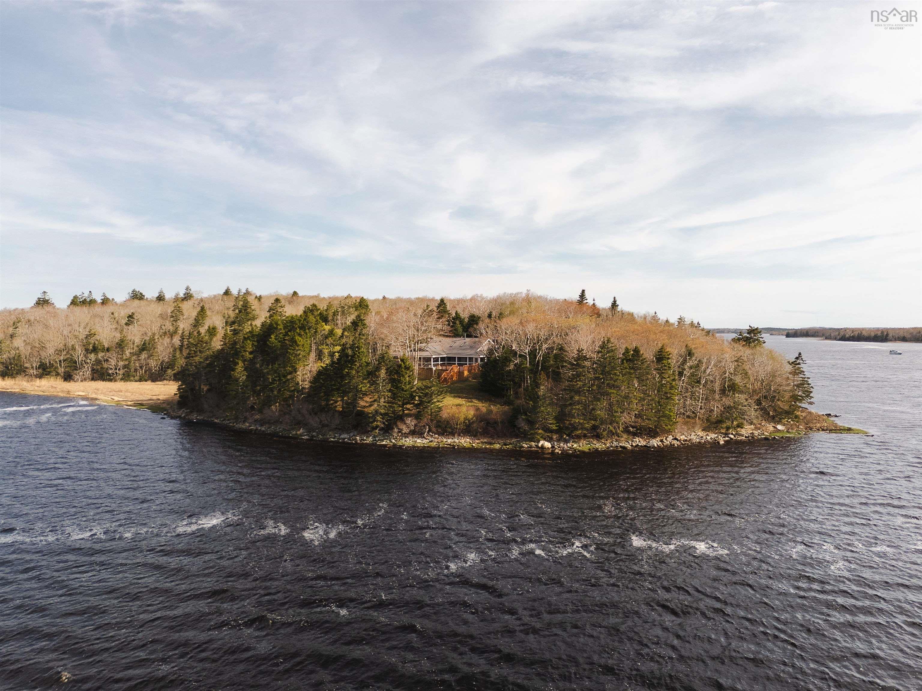 $2,499,900.00: Maple Island, Plymouth