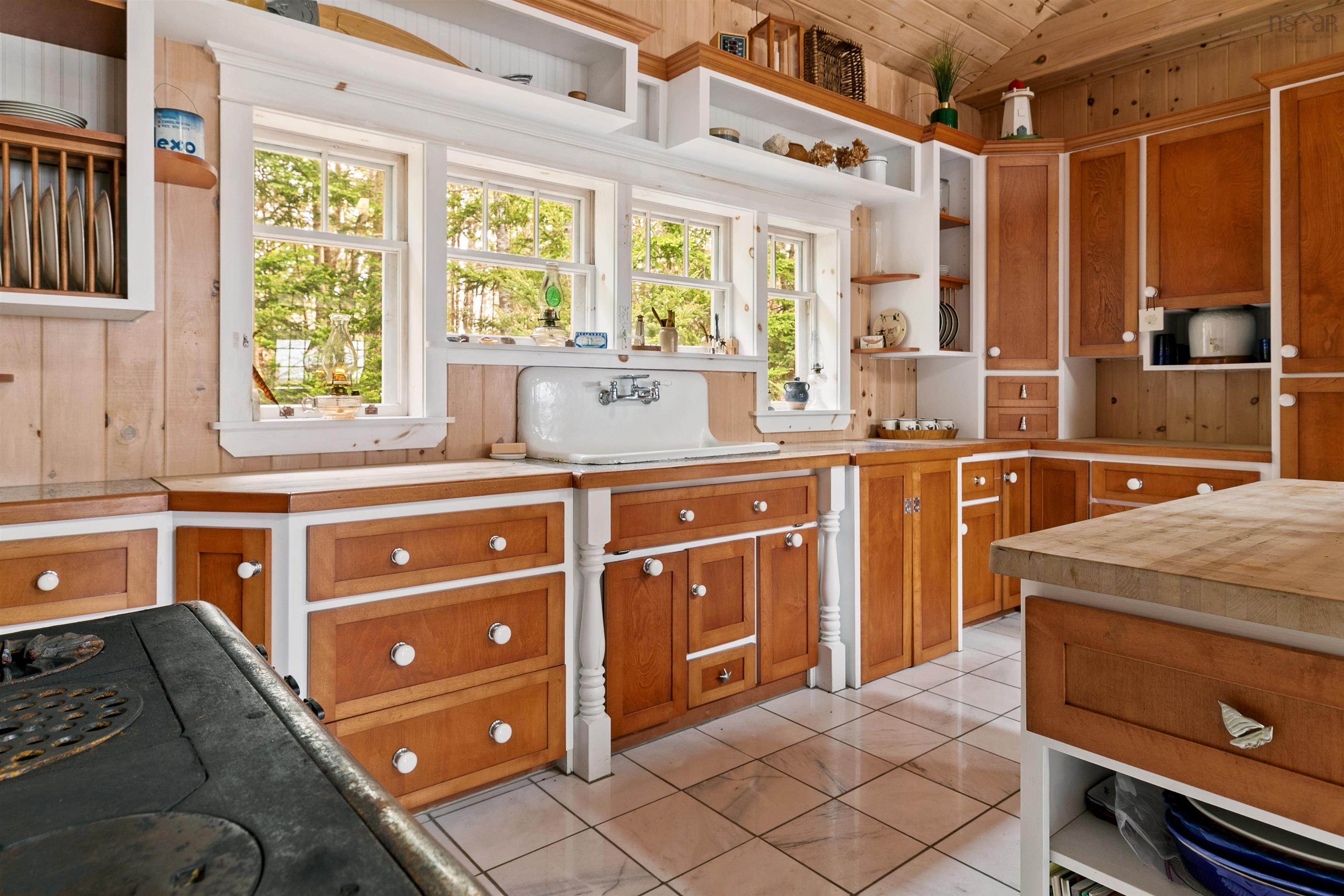 $2,499,900.00: Maple Island, Plymouth