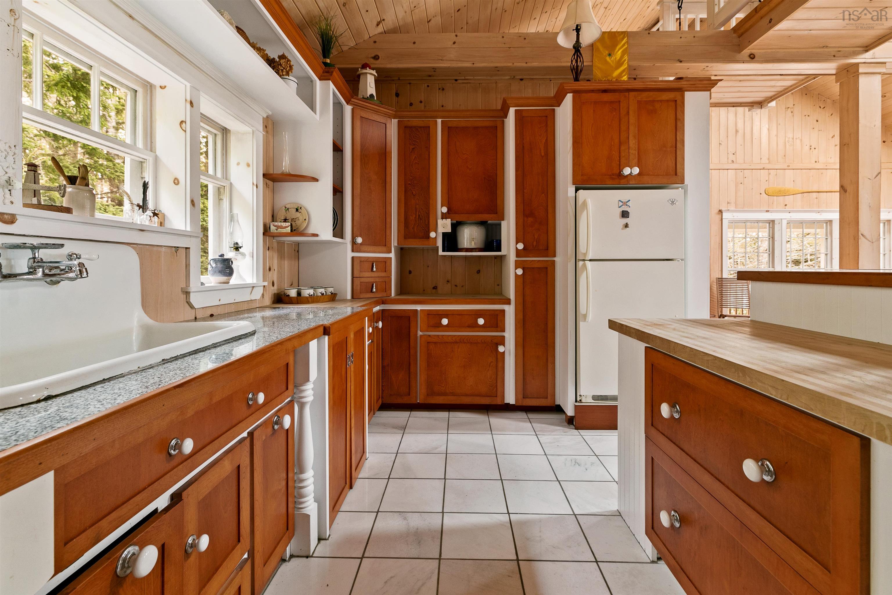 $2,499,900.00: Maple Island, Plymouth