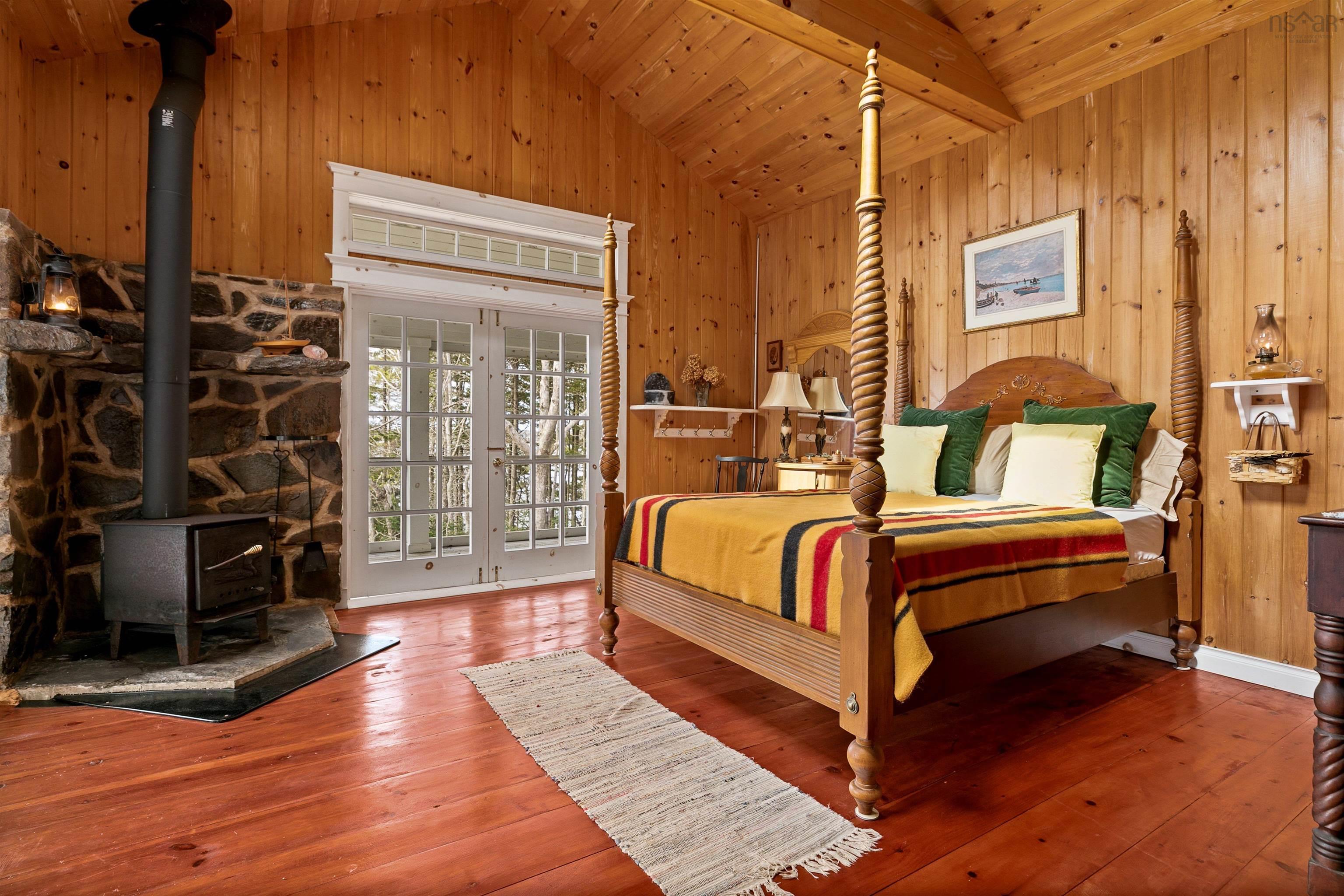 $2,499,900.00: Maple Island, Plymouth
