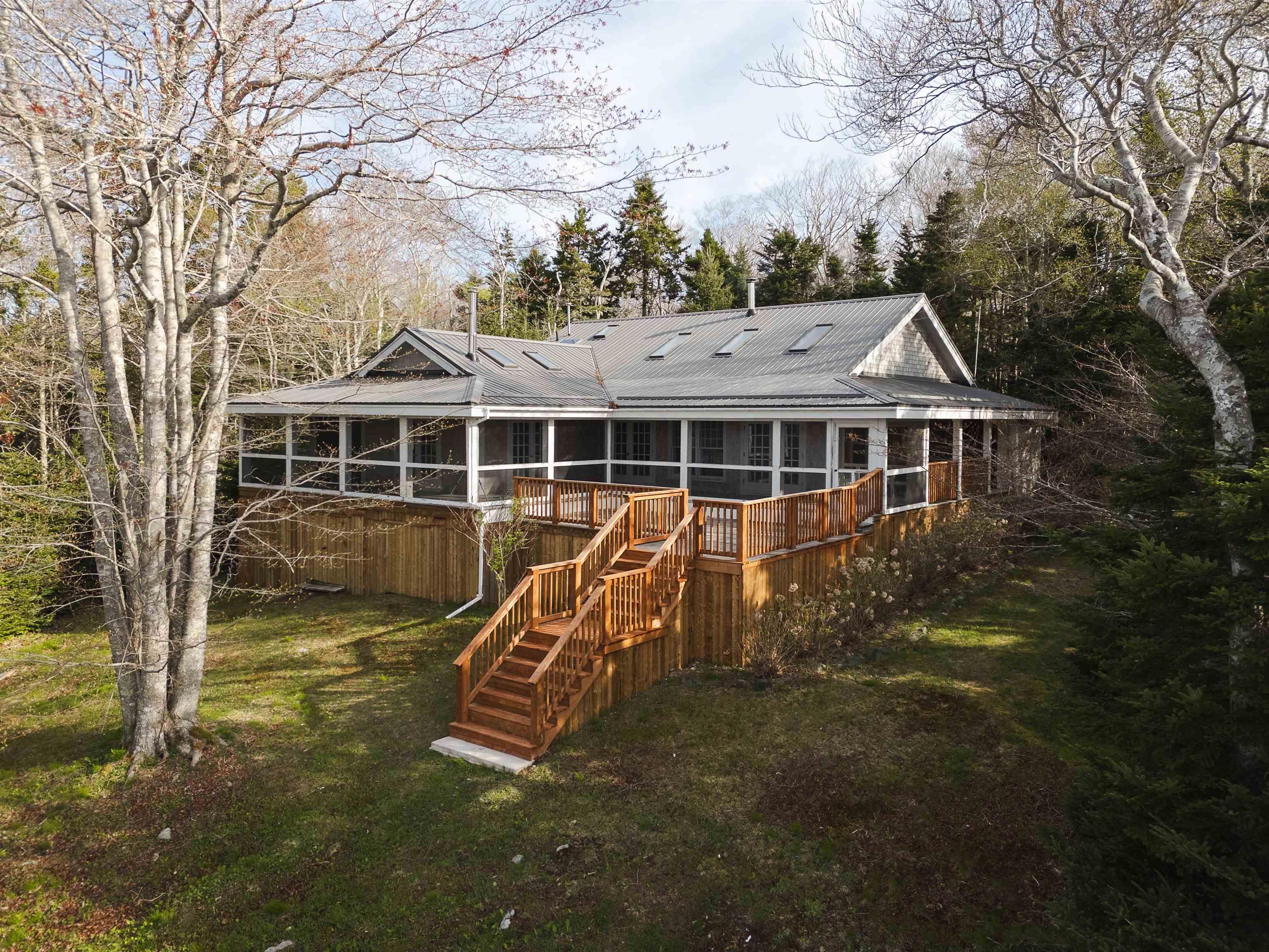 $2,499,900.00: Maple Island, Plymouth