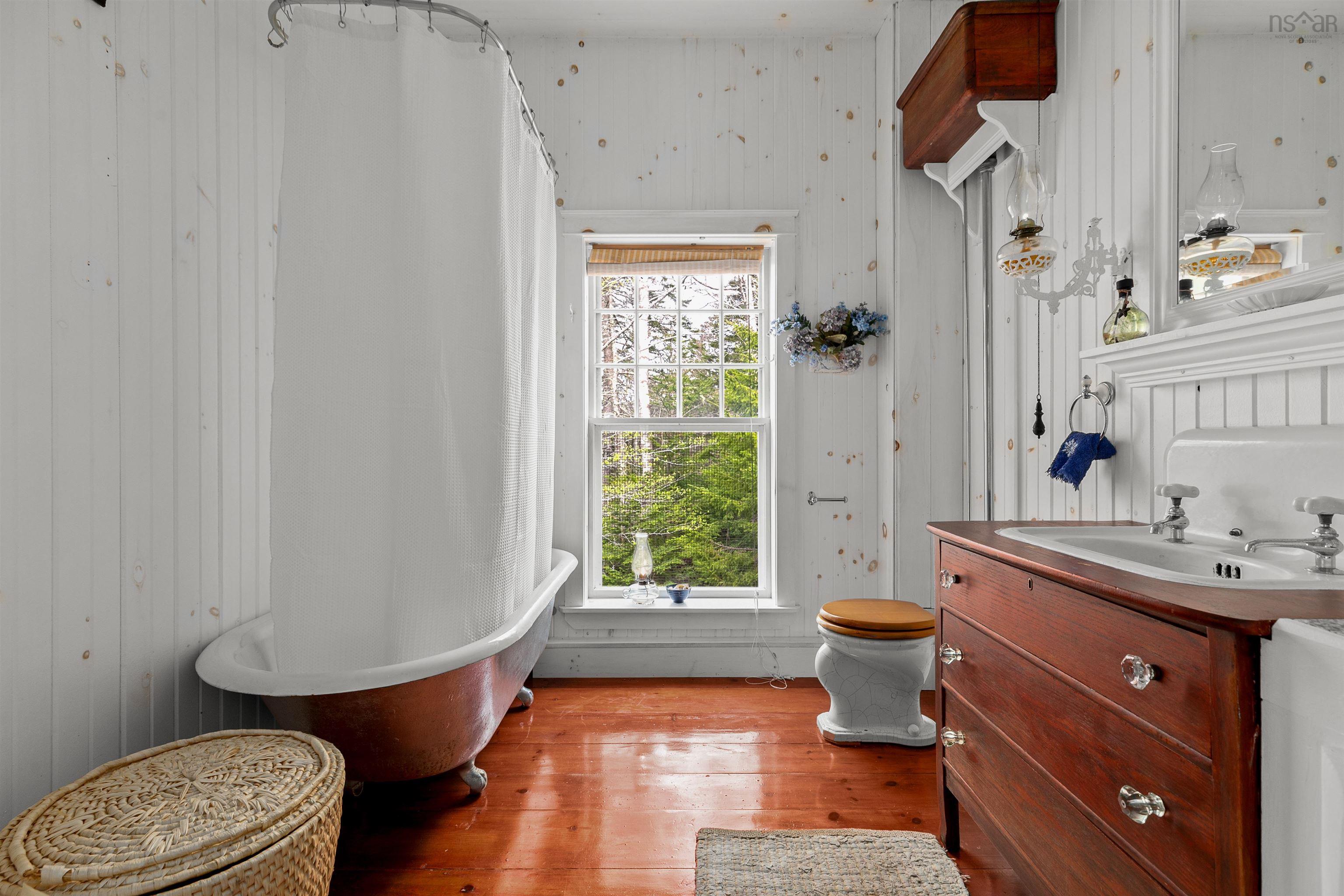 $2,499,900.00: Maple Island, Plymouth