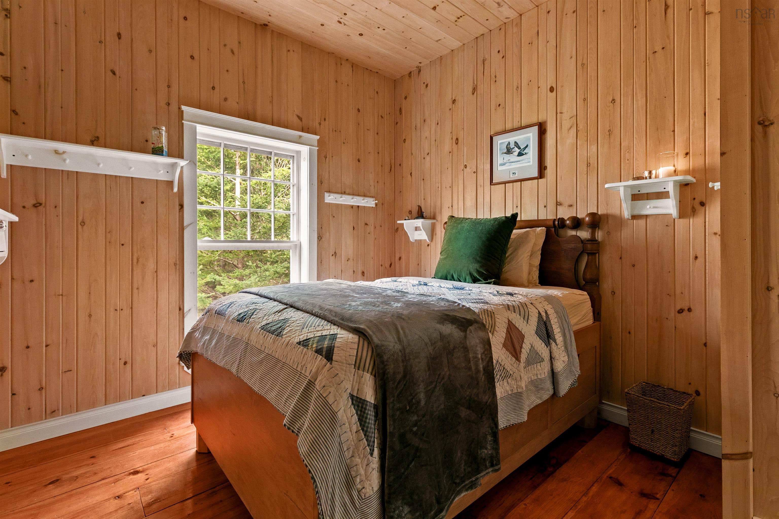 $2,499,900.00: Maple Island, Plymouth
