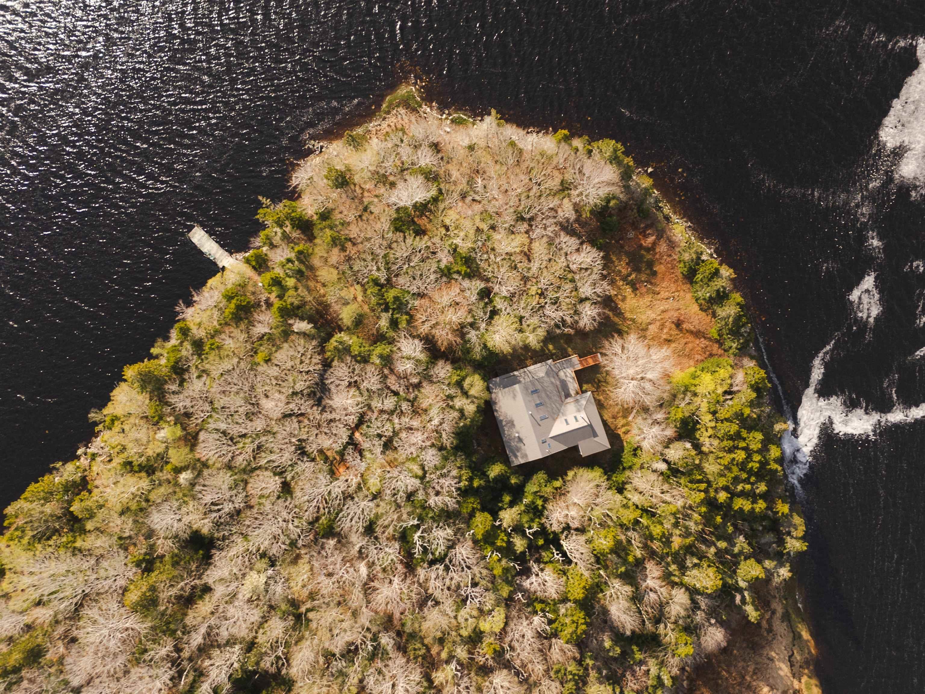 $2,499,900.00: Maple Island, Plymouth